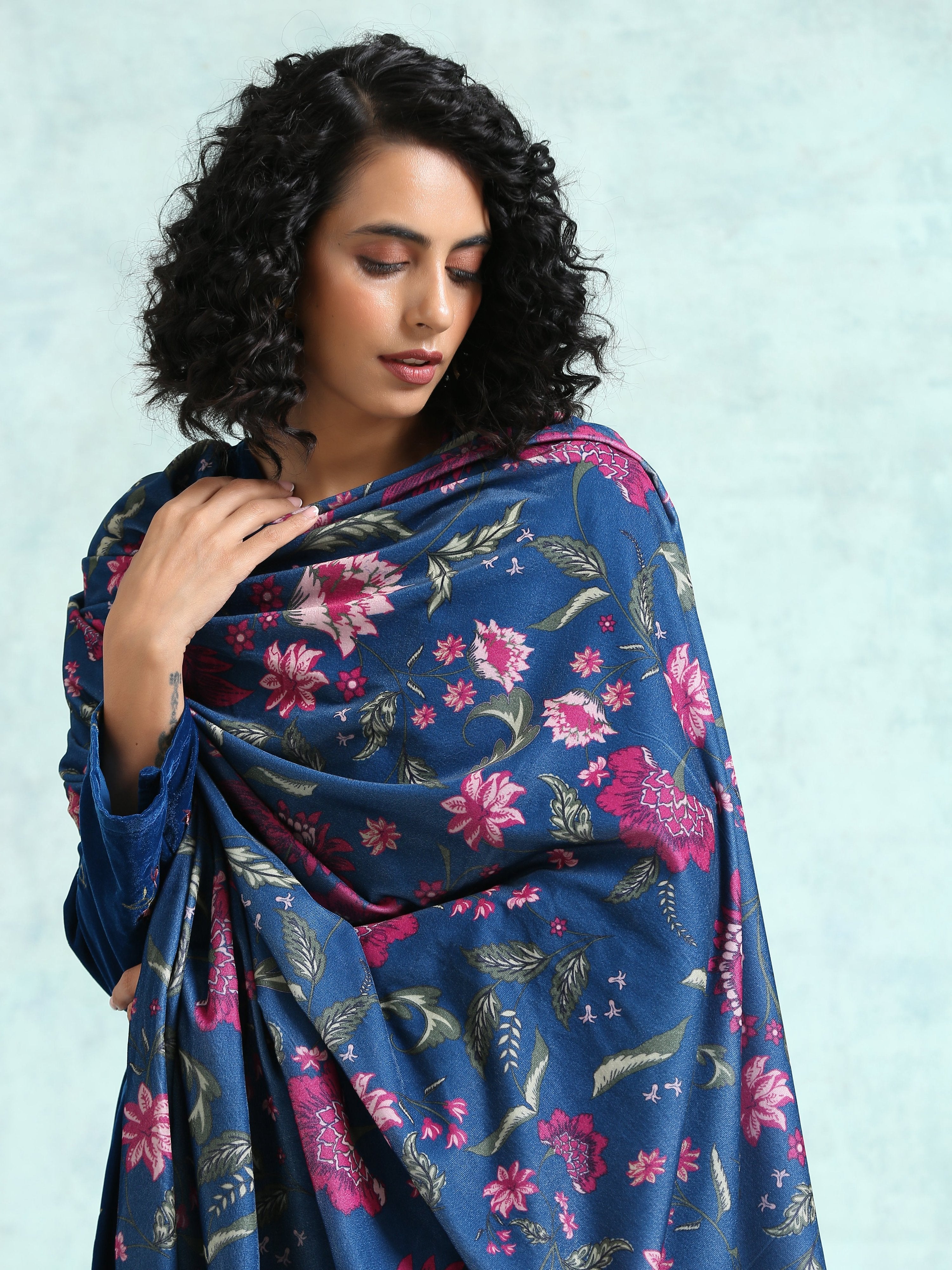 trueBrowns Blue Printed Velvet Shawl - Distacart