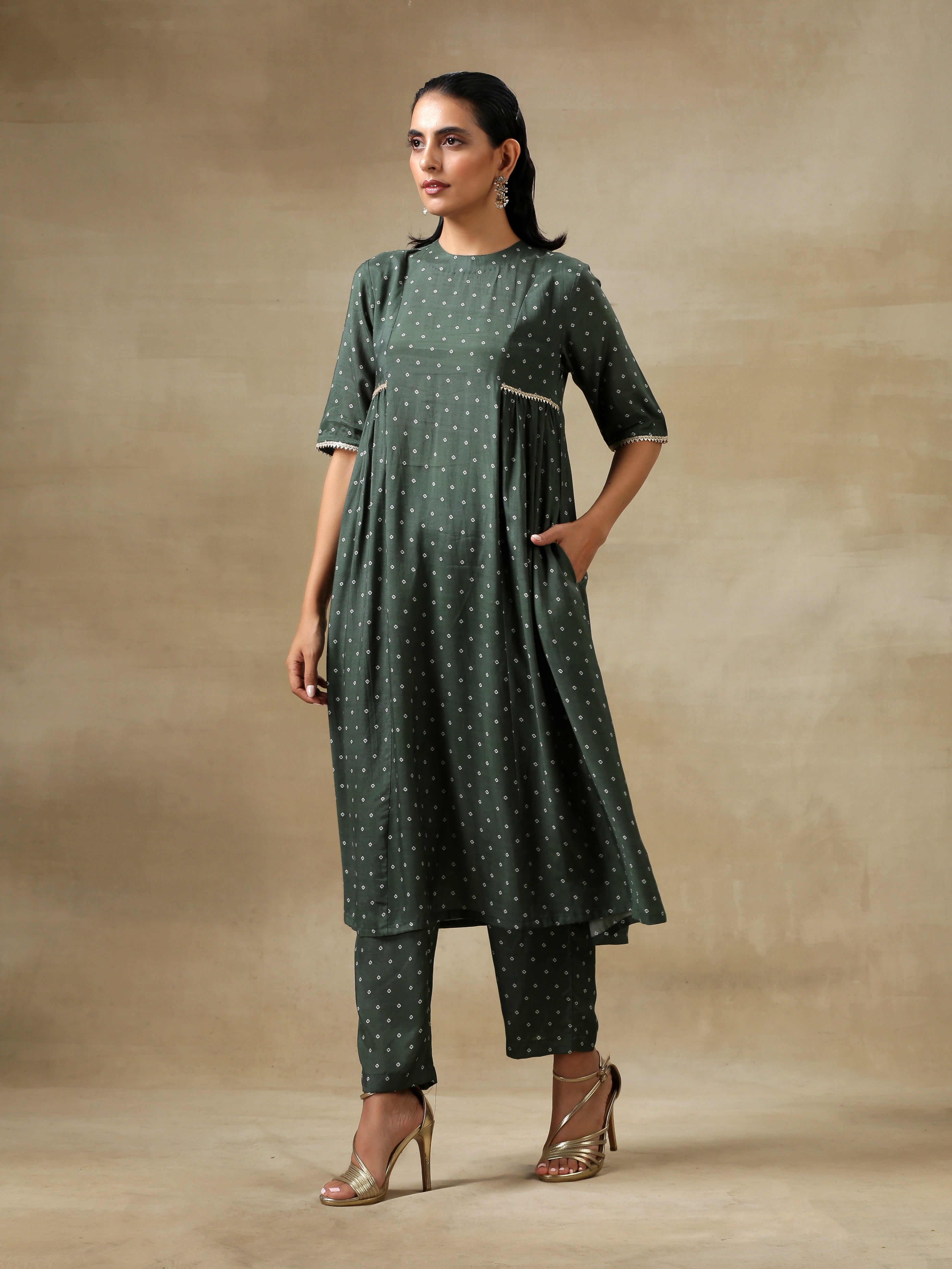 trueBrowns Dark Green Bandhani Printed Silk Side Gathered Kurta Pant Set - Distacart