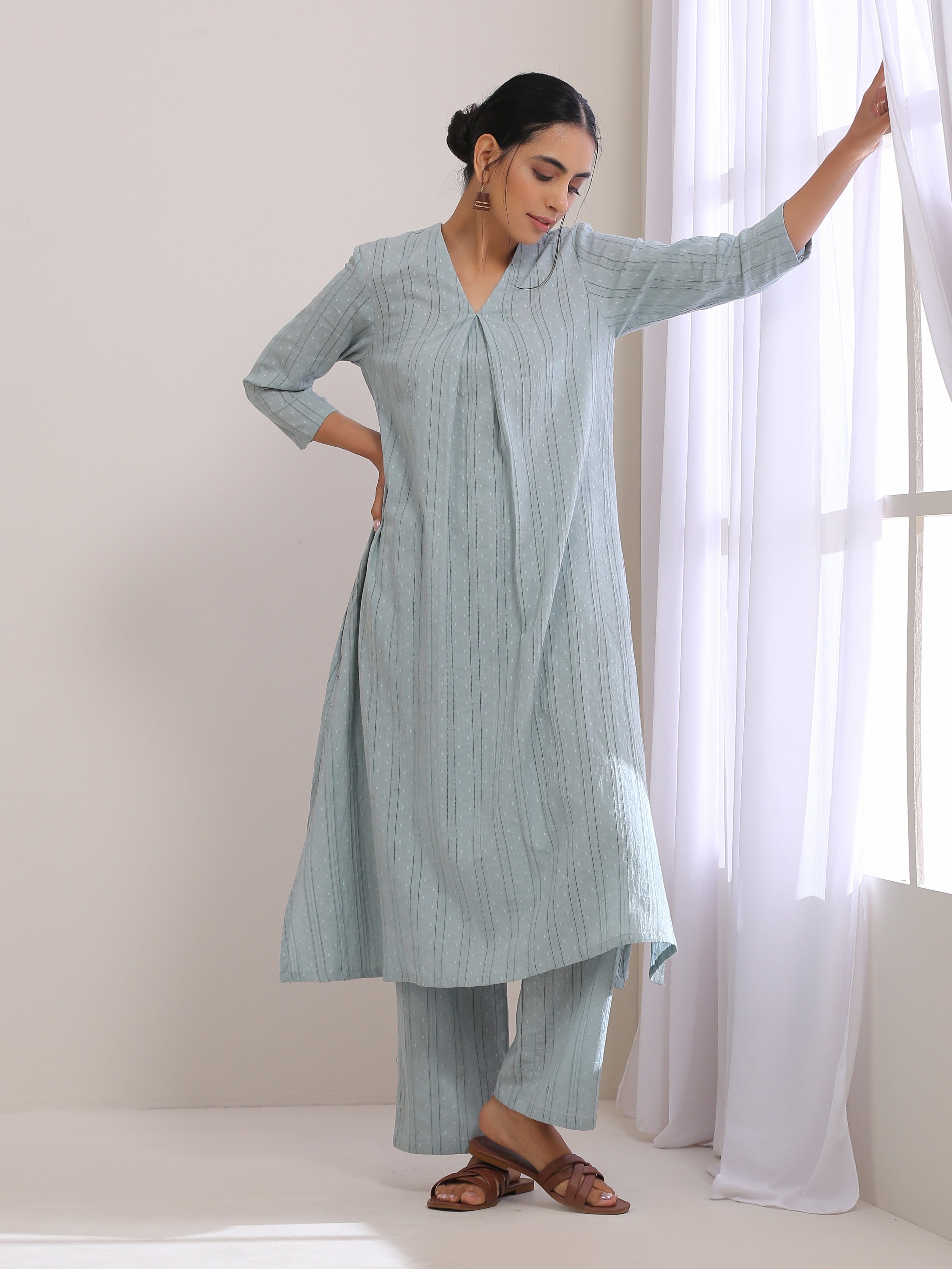 trueBrowns Eggshell Blue Dobby Neck Pleat Kurta Pant Set - Distacart