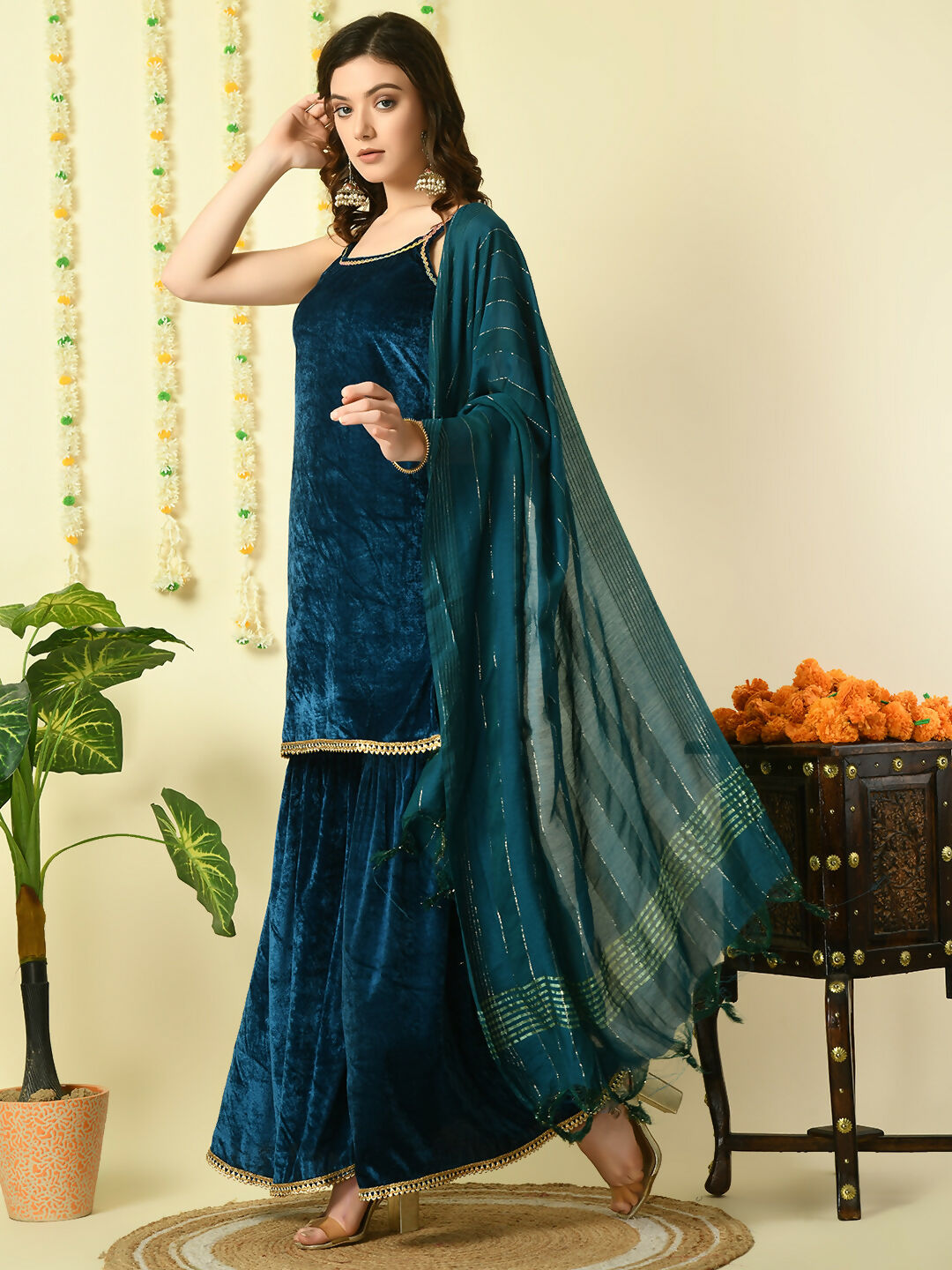 Myshka Women's Teal Velvet Kurti & Sharara With Dupatta Party Sets - Distacart