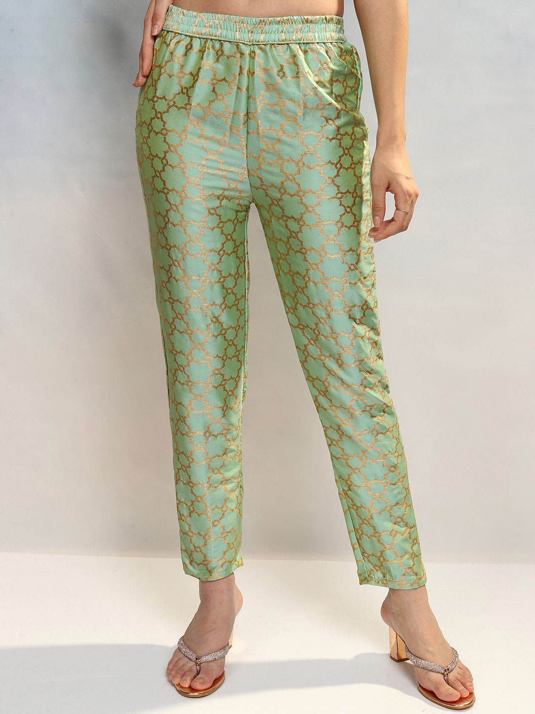 Vishudh Women Regular Kurta with Trousers - Distacart