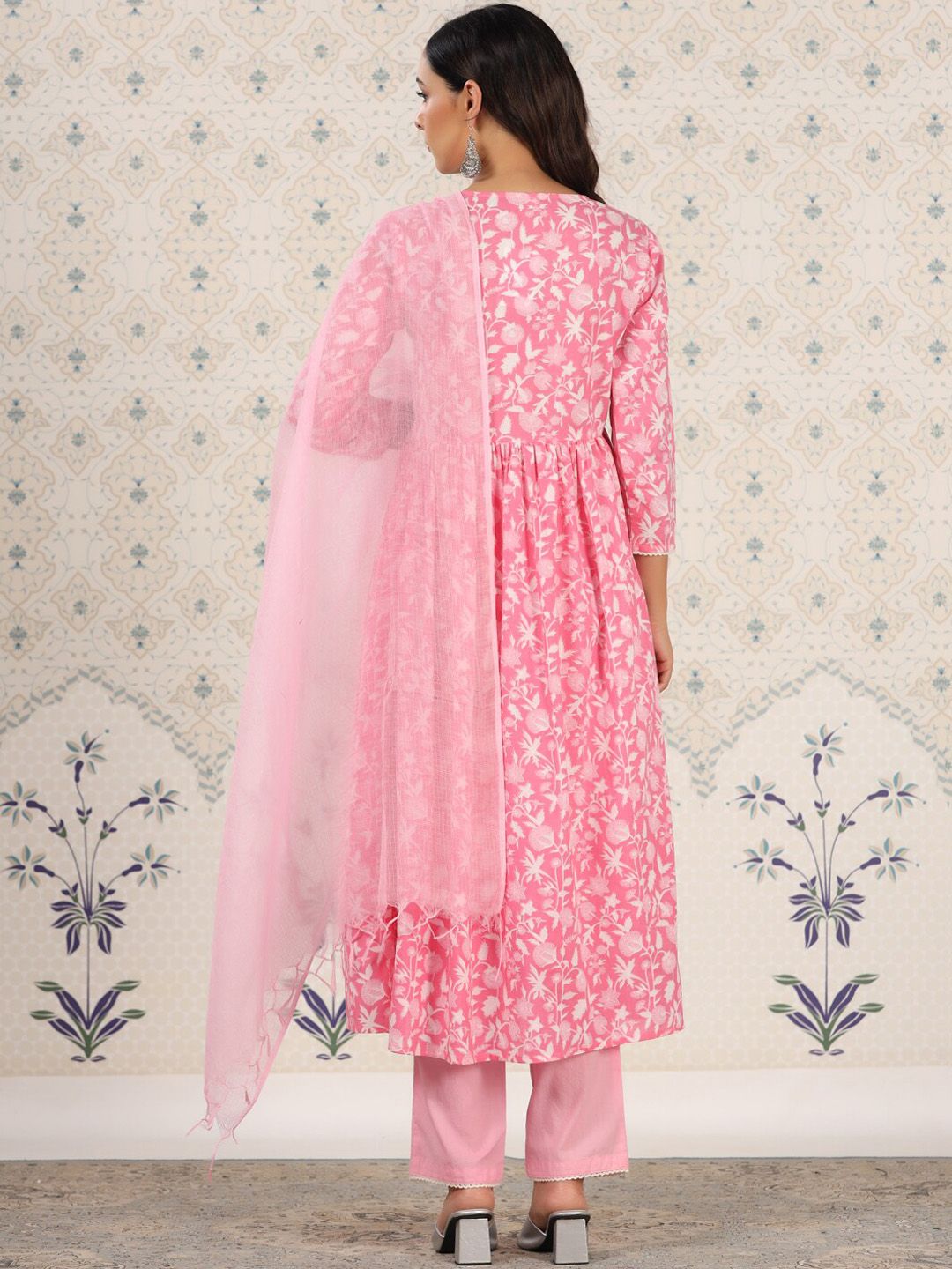 Ode by House of Pataudi Floral Printed Empire Pure Cotton Kurta with Pyjamas & Dupatta - Distacart