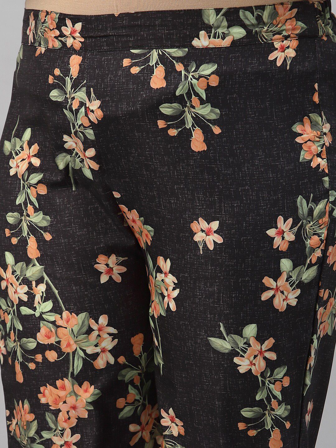 Sztori Plus Size Black Floral Printed Round Neck Straight Kurta with Trousers - Distacart