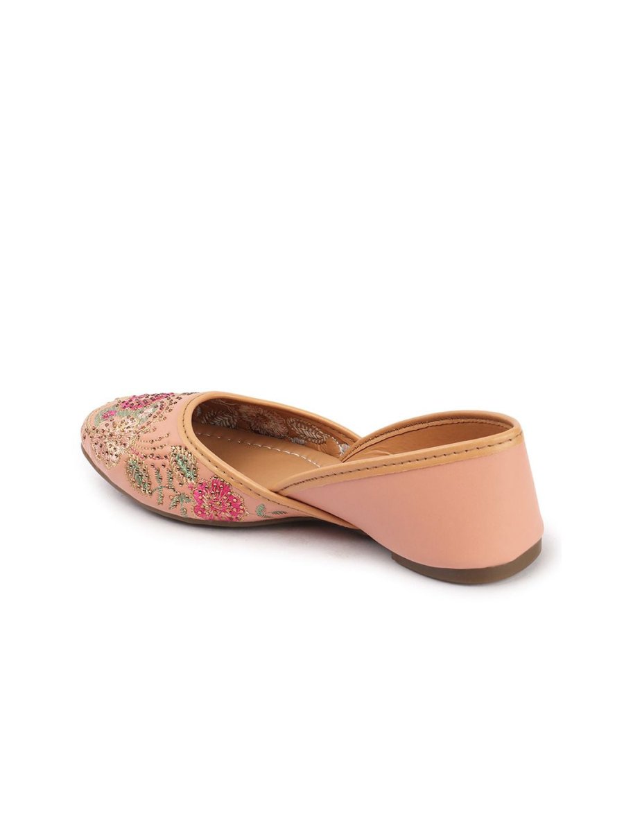 Anouk Embroidered Mojaris