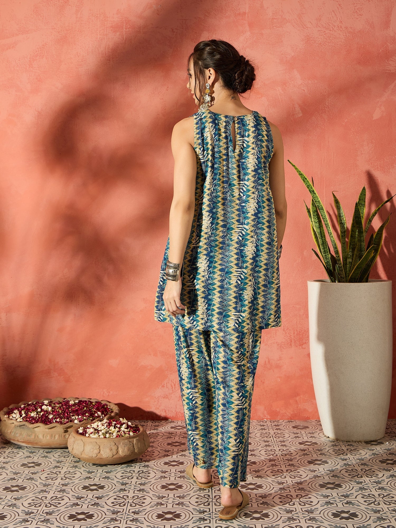 InWeave Teal Leaf Zig Zag Foil W/S Kurta Pant Set - Distacart