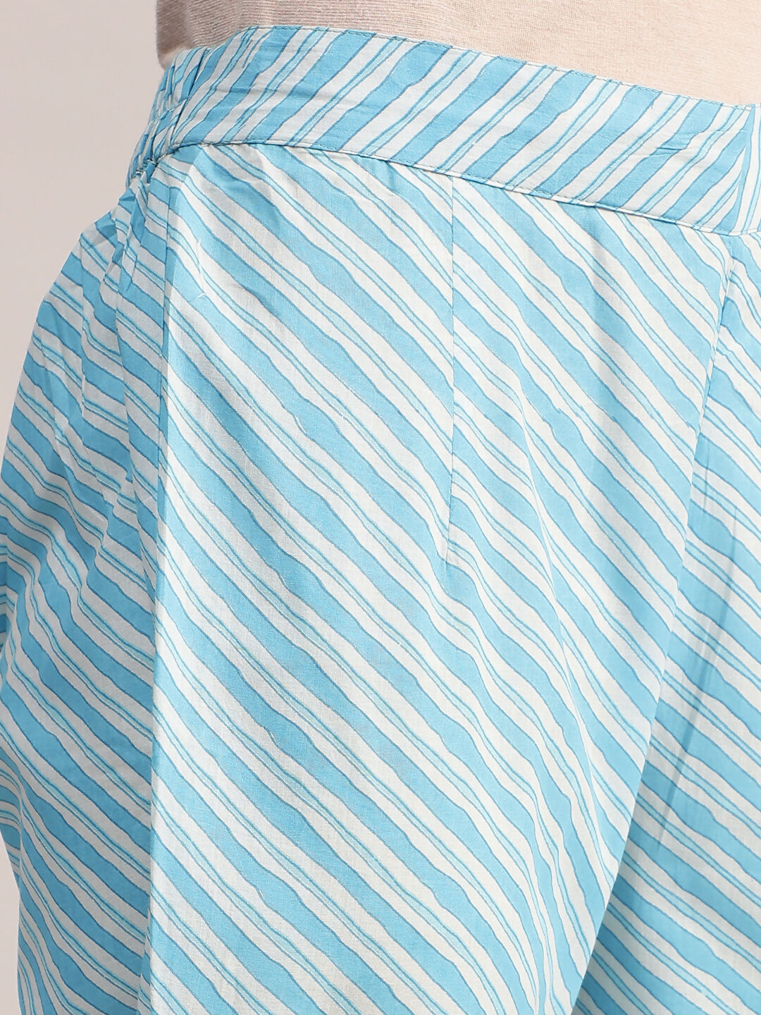 AVY4004_8