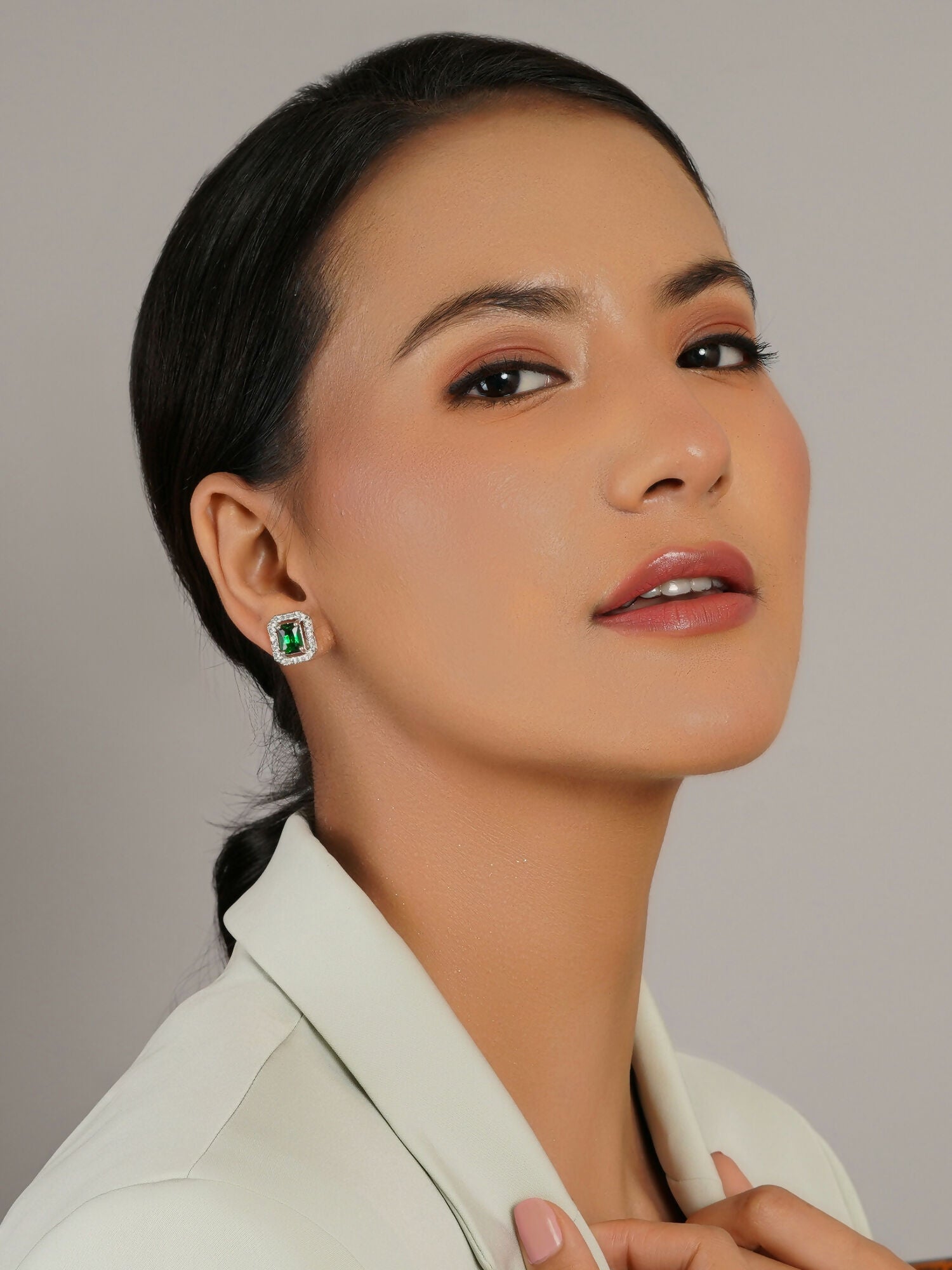 stone stud (green) - Ruby Raang - Distacart
