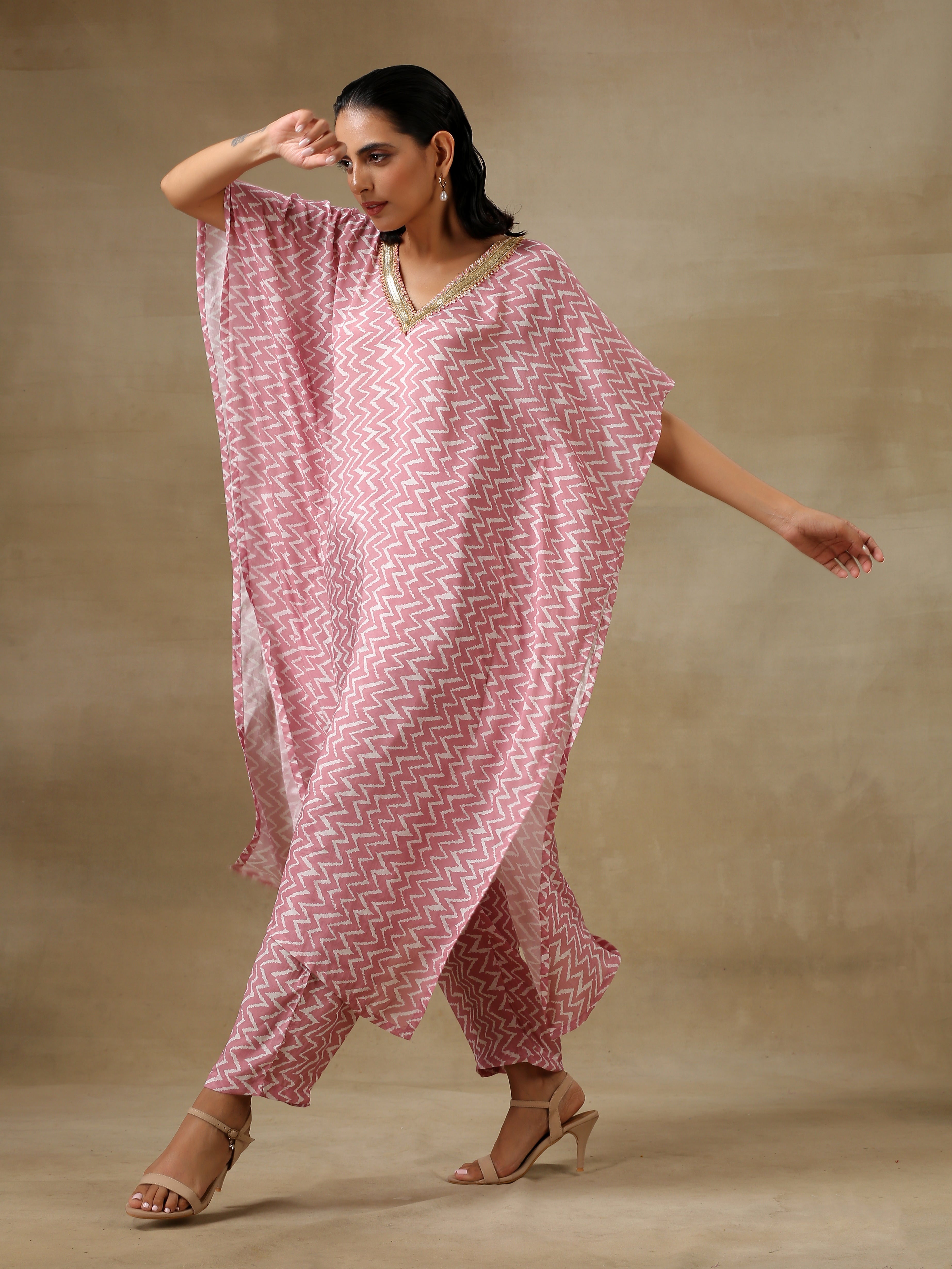 trueBrowns Light Mauve Bandhani Printed Silk Kaftan Kurta Pant Set - Distacart