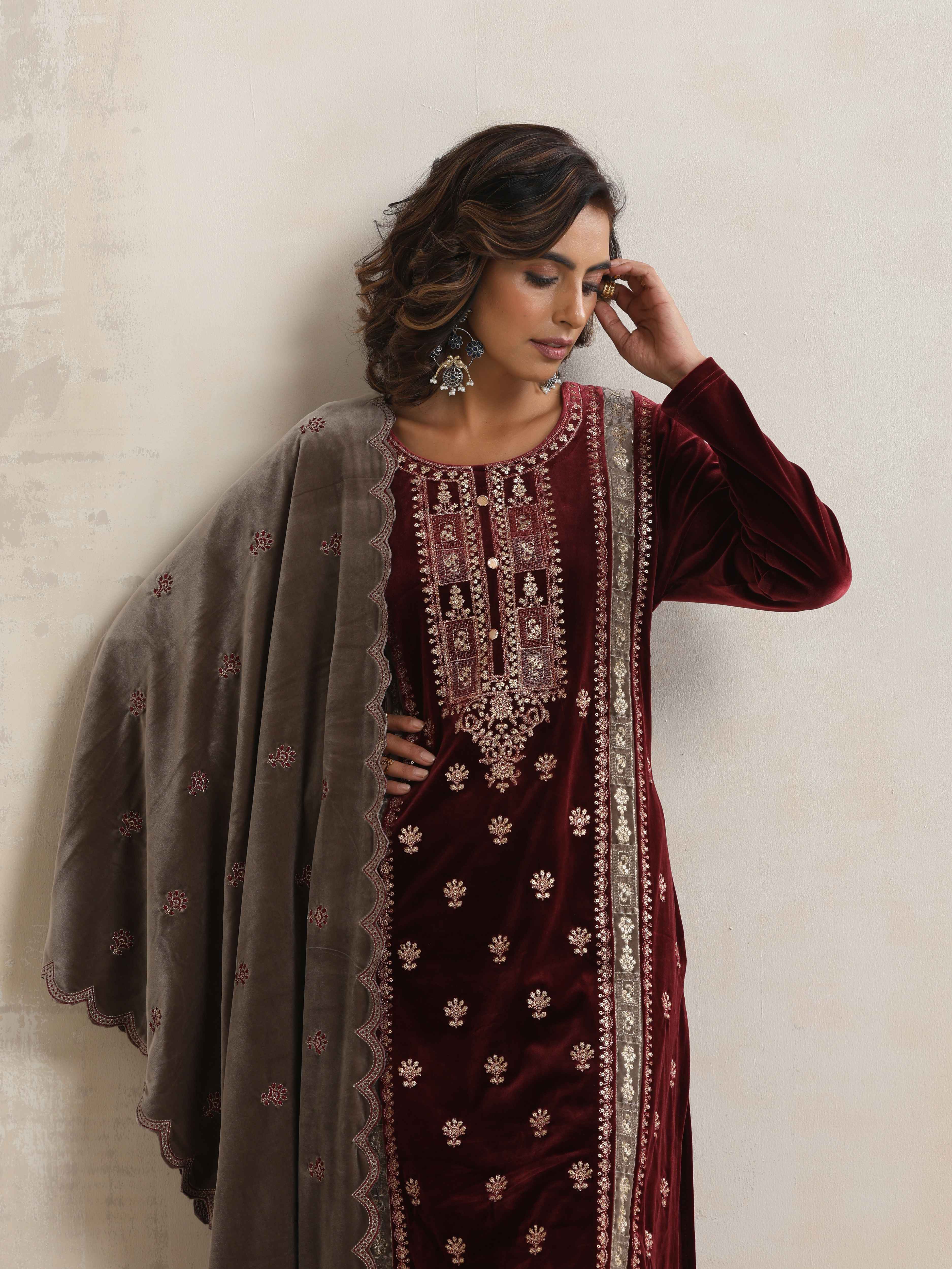 trueBrowns Maroon Velvet Embroidered Kurta Pant Dupatta Set - Distacart