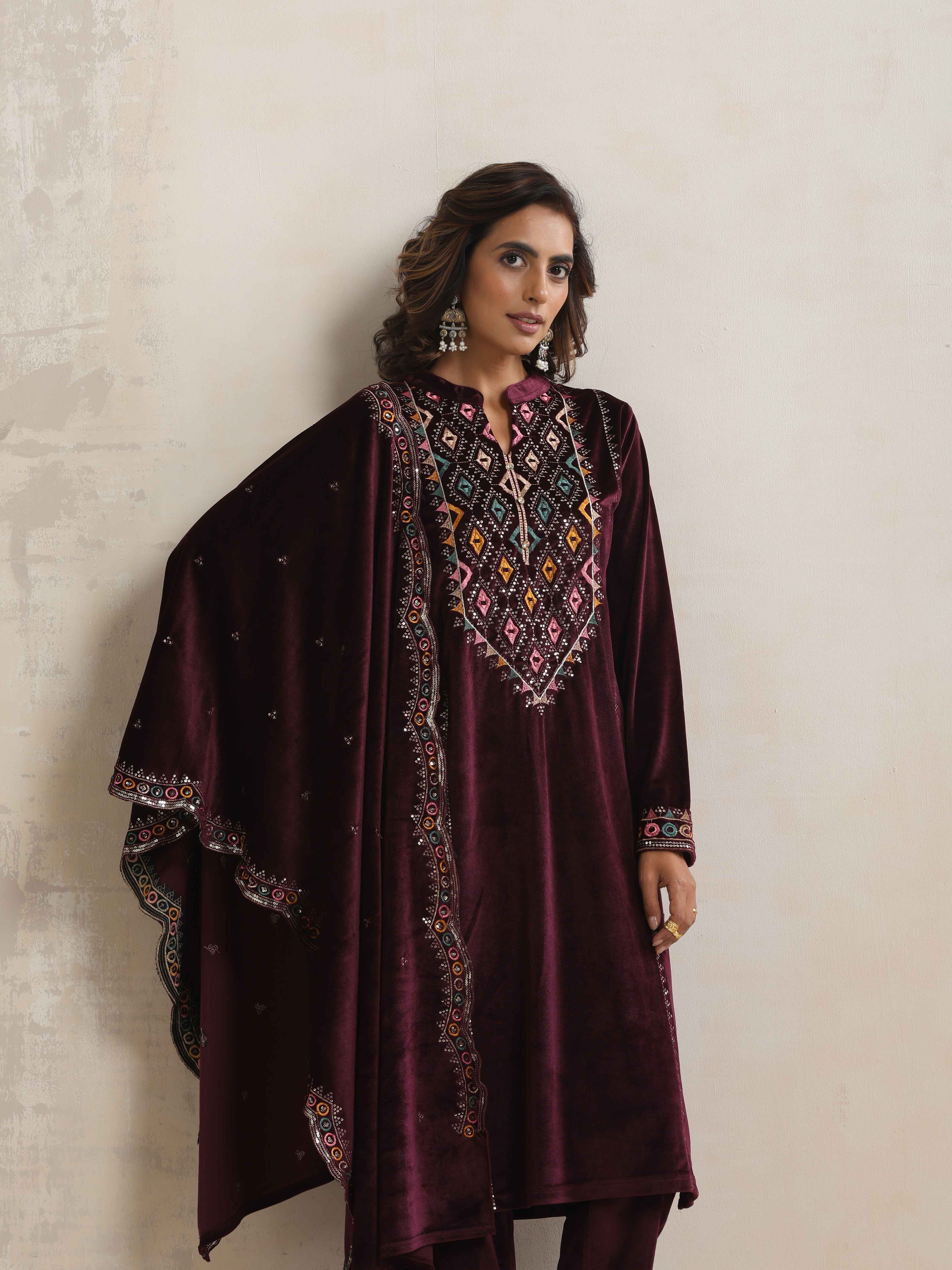 trueBrowns Purple Velvet Geometric Embroidered Kurta Pant Dupatta Set - Distacart