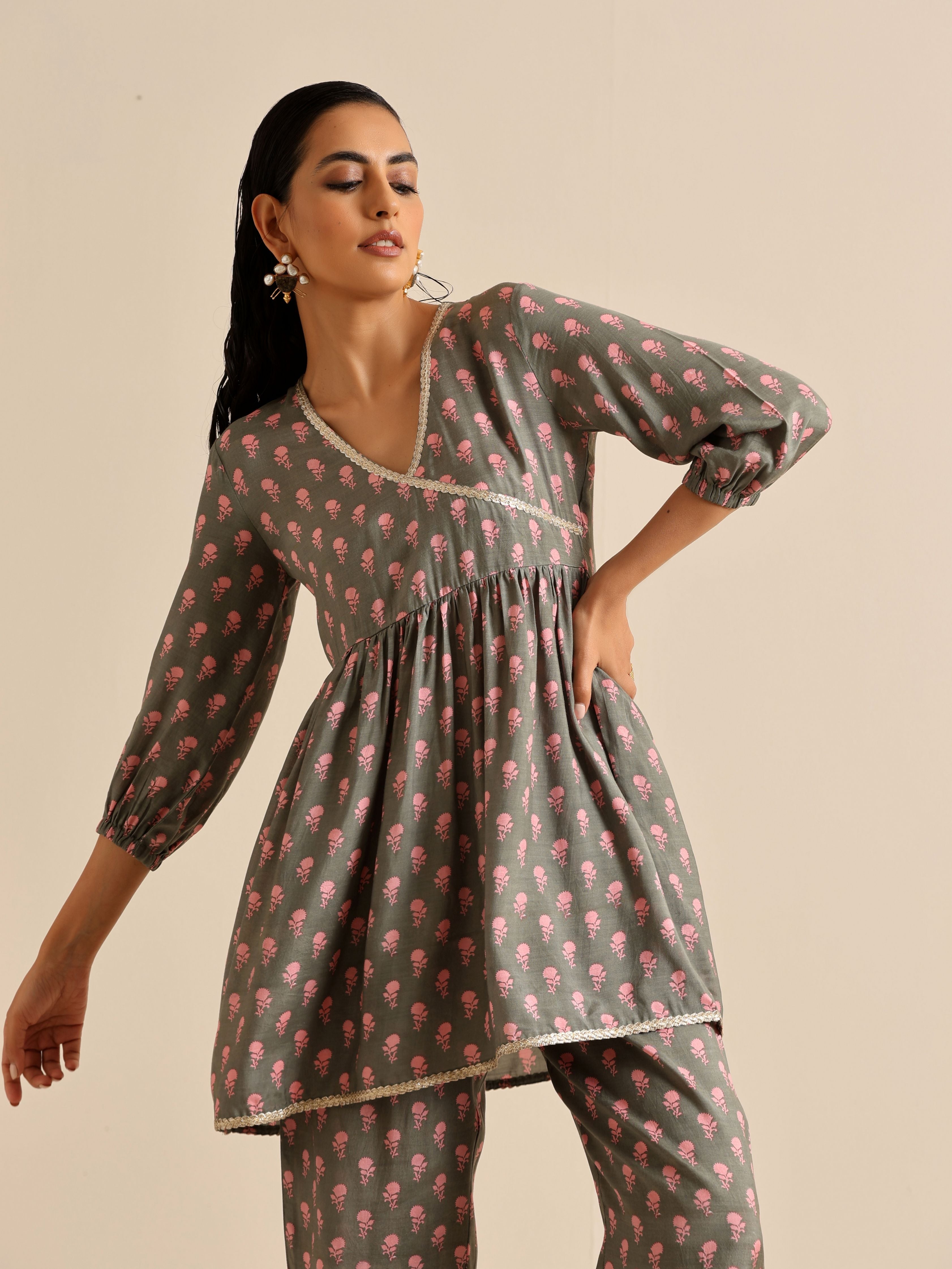 trueBrowns Grey Floral Silk Printed Co-Ord Set - Distacart