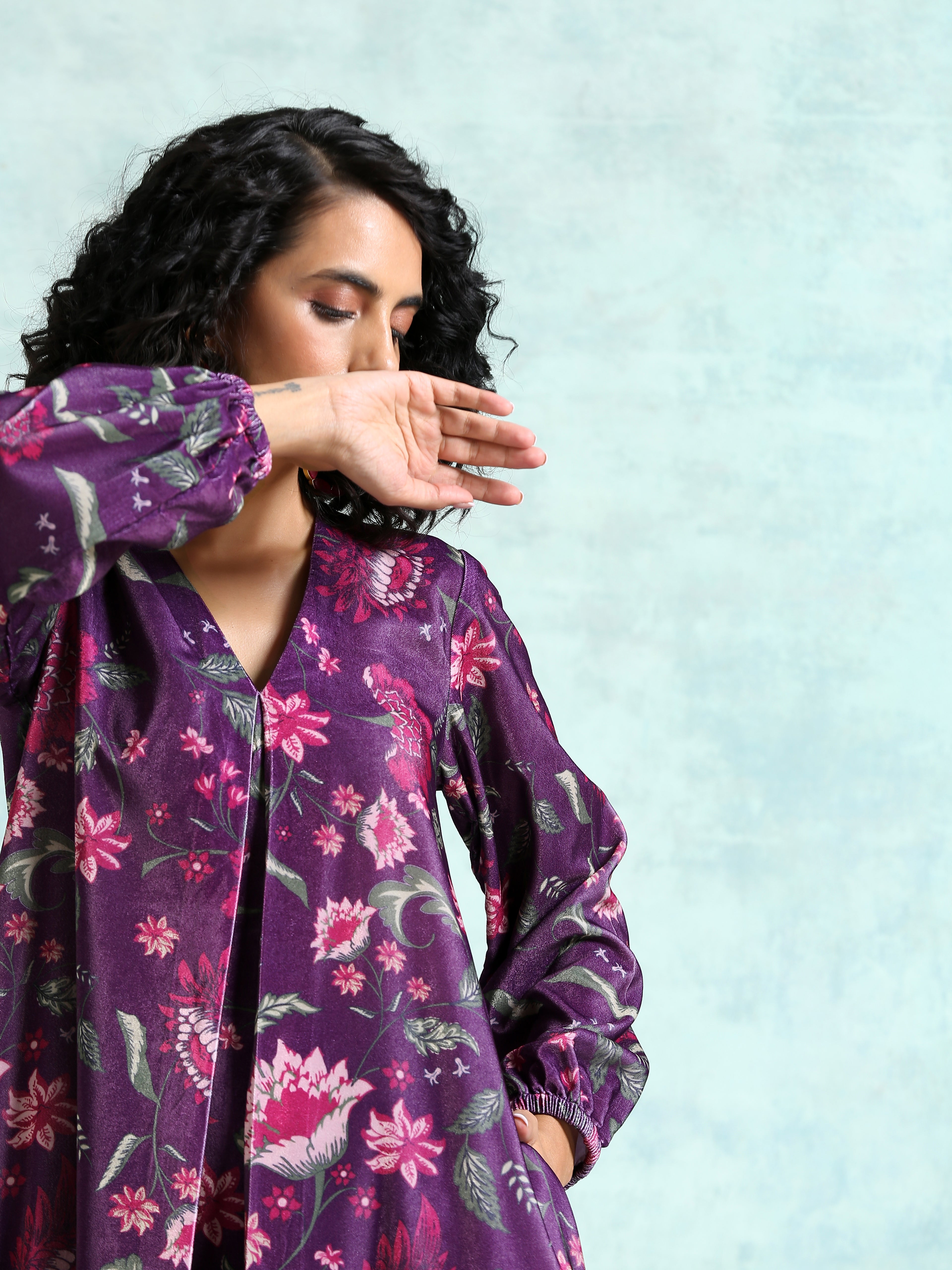 trueBrowns Wine Printed Velvet Neck Pleat Kurta - Distacart