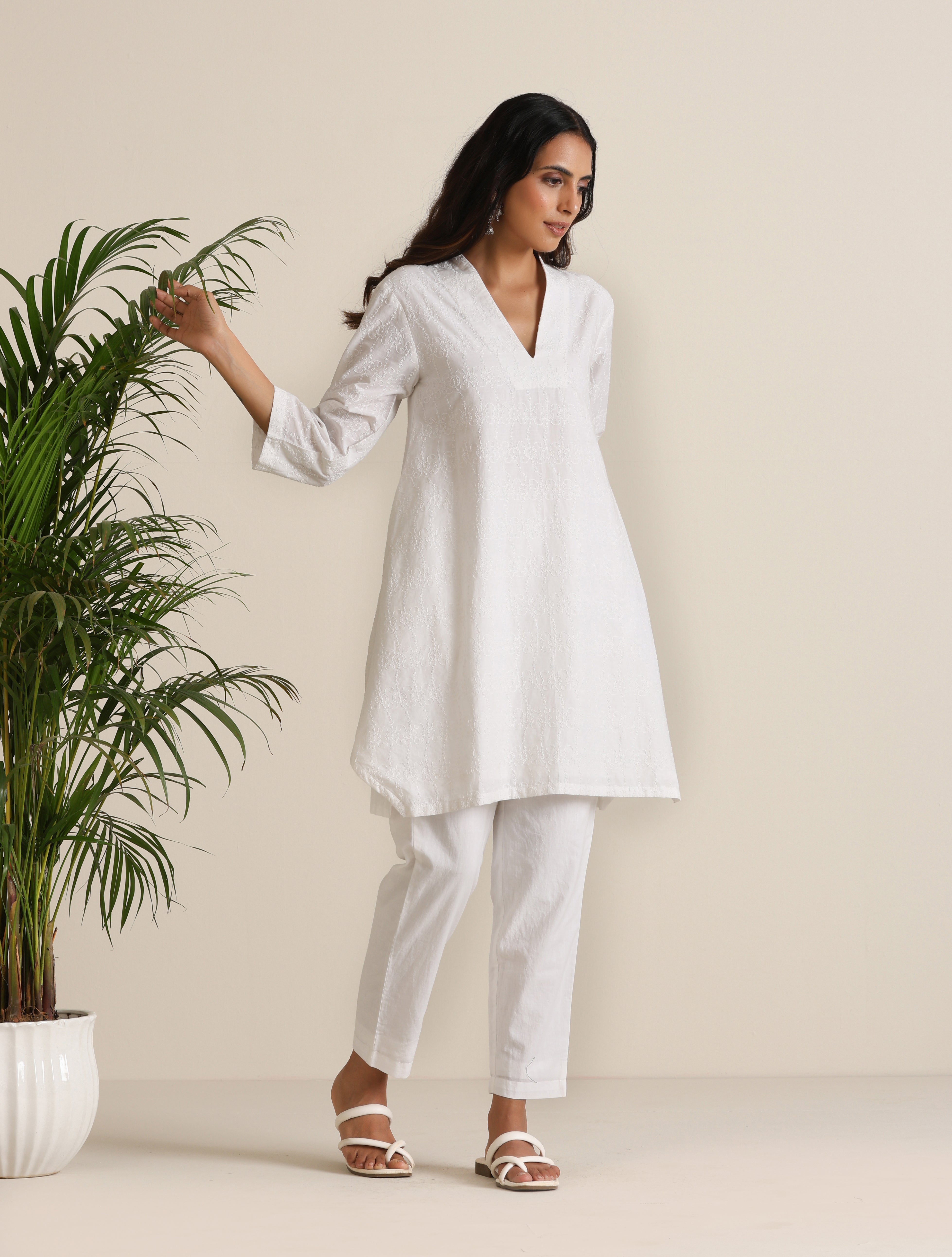 trueBrowns White Cotton Embroidered Co-ord Set - Distacart
