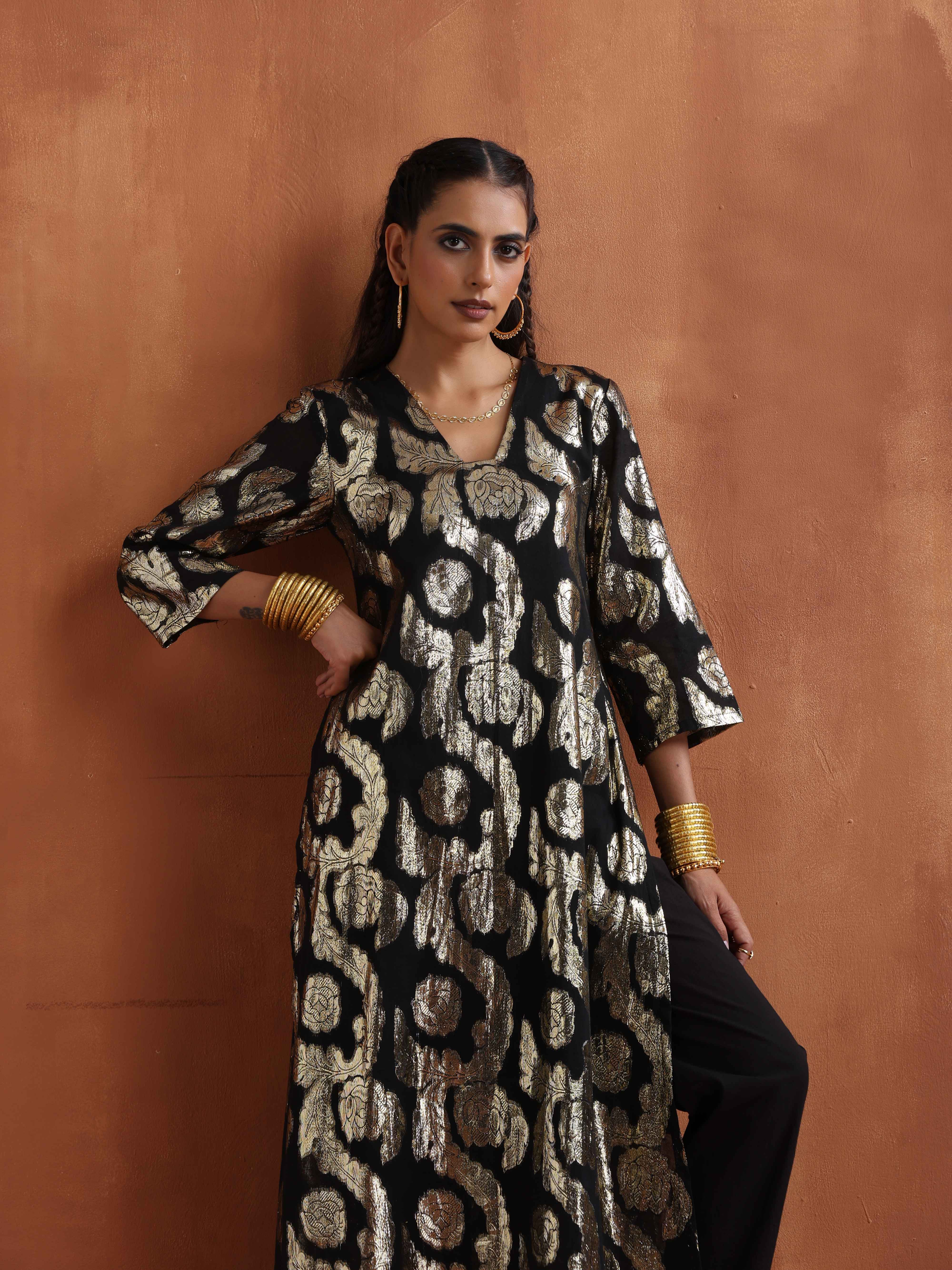 trueBrowns Black Metallic High Slit Kurta Set - Distacart