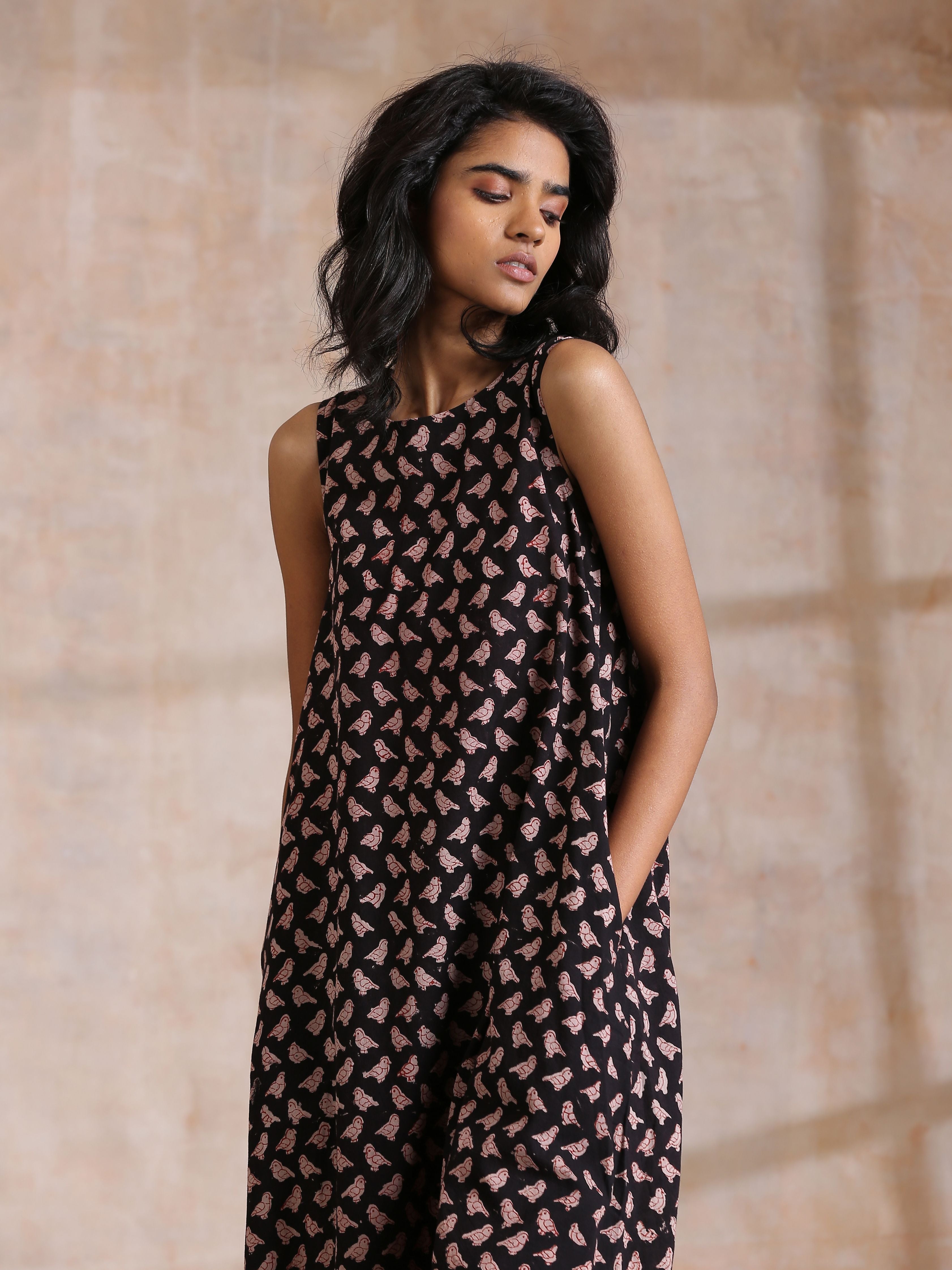 trueBrowns Black Bird Bagru Print Cotton Sleeveless Kurta Pant Set - Distacart