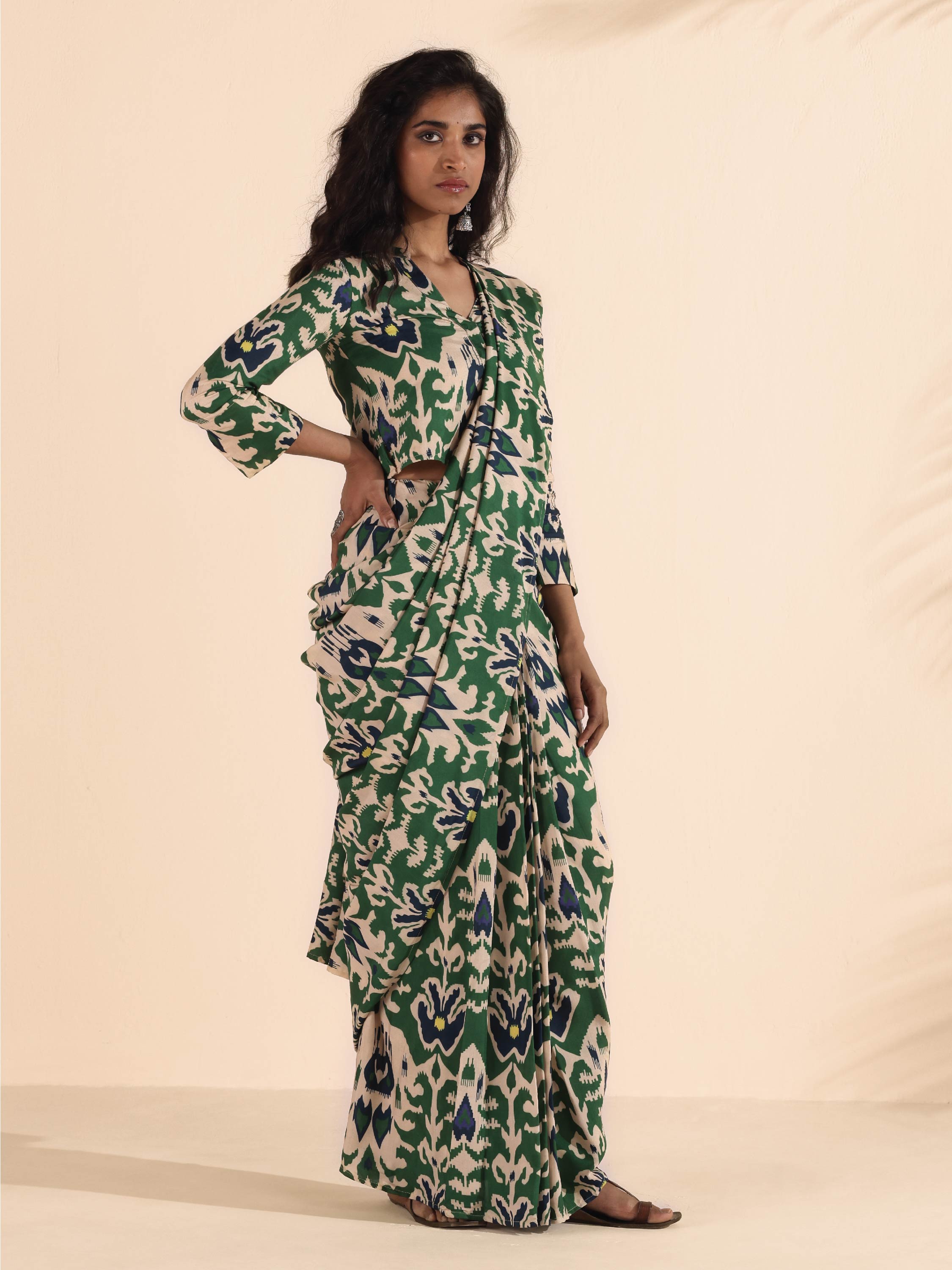 trueBrowns Green Muslin Ikat Ready to Wear Saree - Distacart