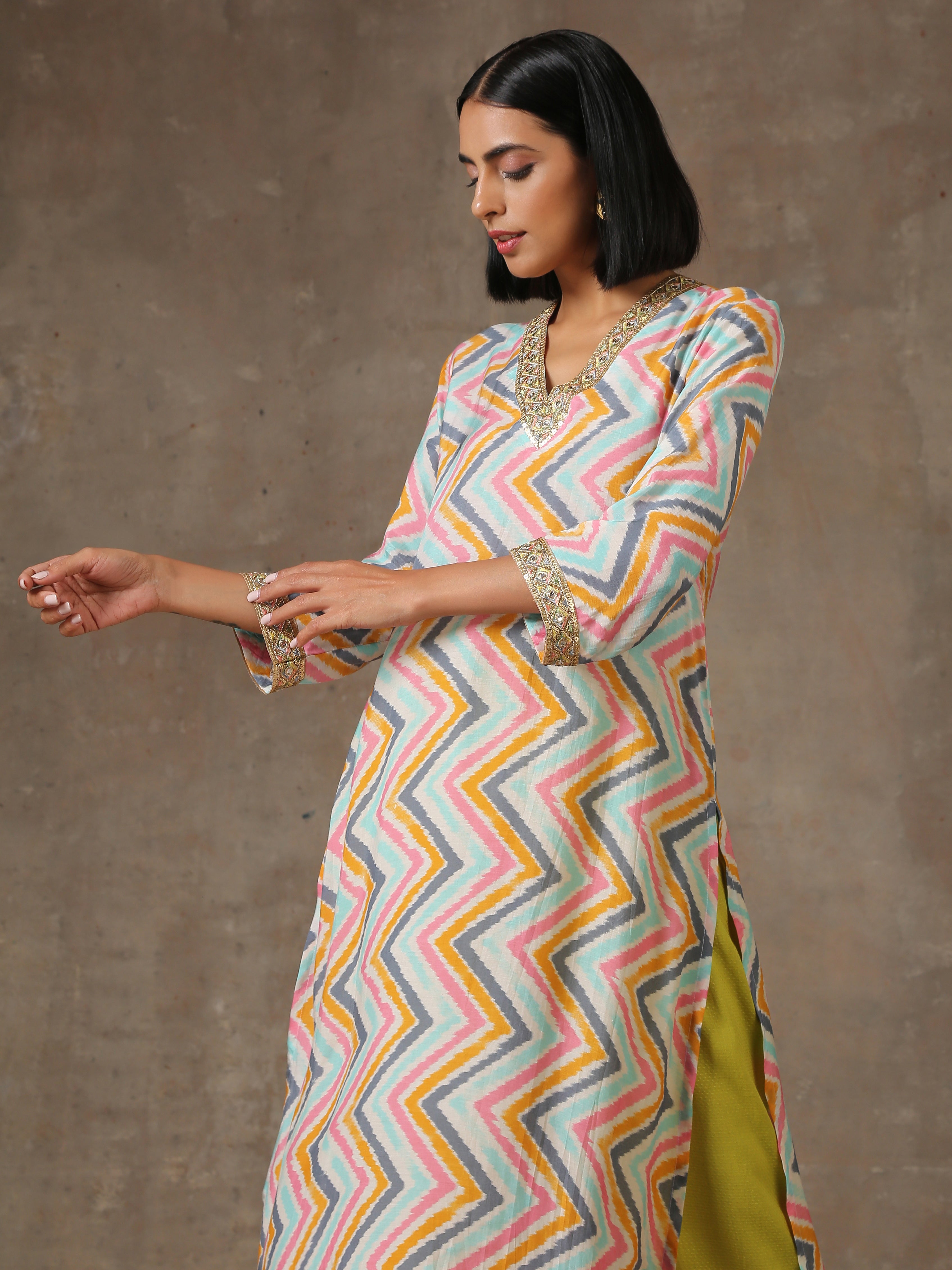 trueBrowns Multicolour Lehariya Printed Silk Kurta Pant Set - Distacart