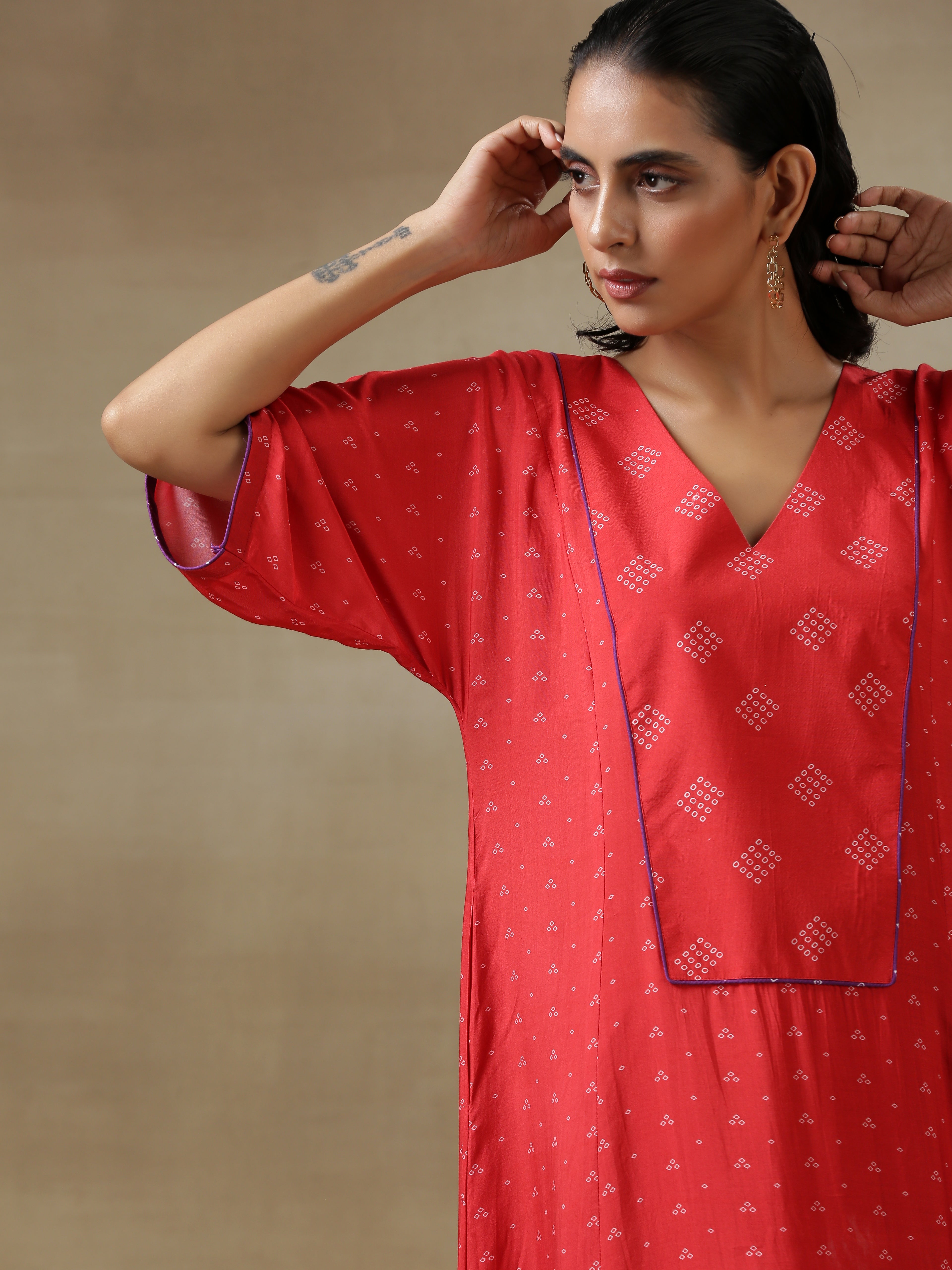 trueBrowns Red Bandhani Printed Silk Long Kurta Pant Set - Distacart