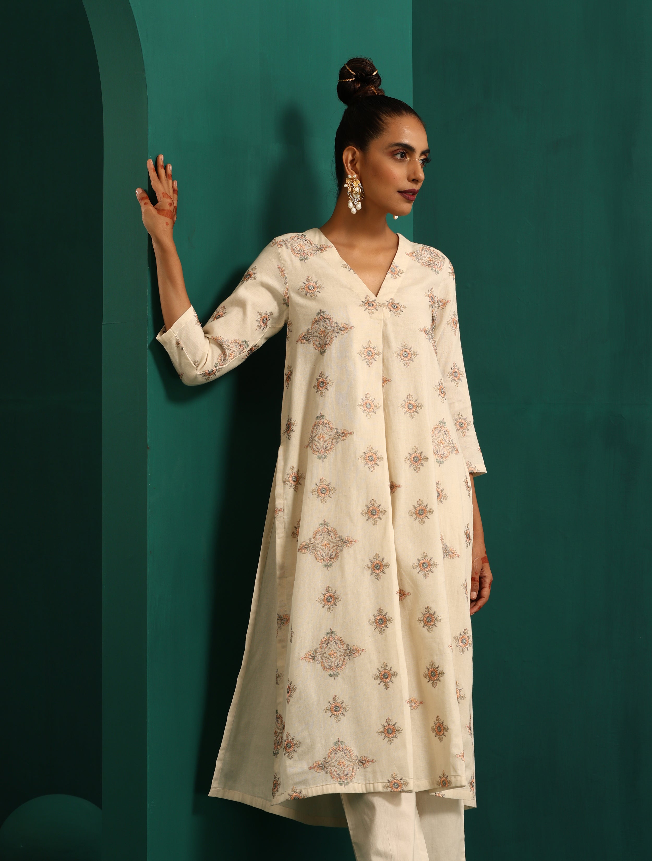 trueBrowns Ivory Peach Cotton Front Pleat Kurta Pant Set - Distacart