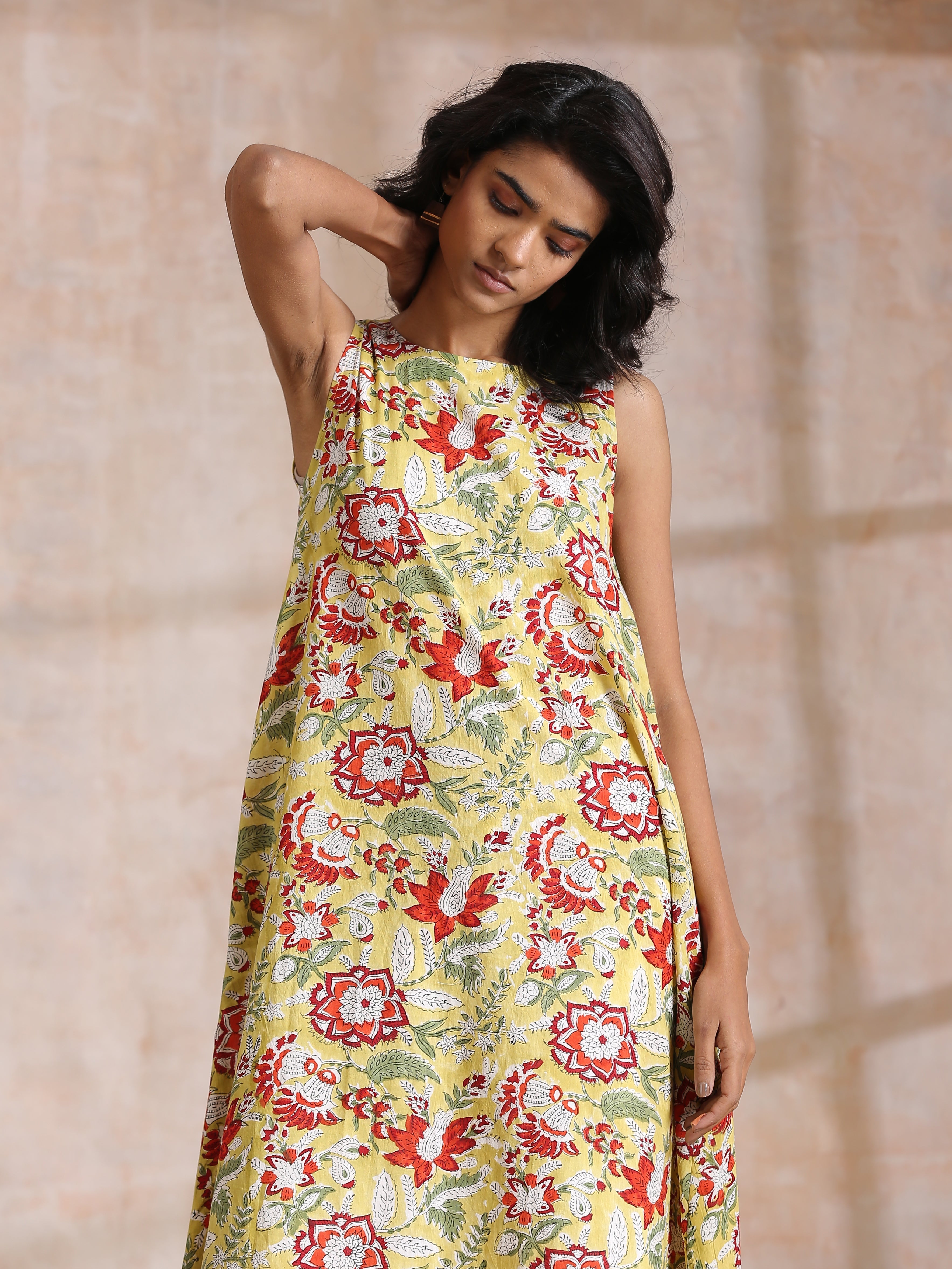 trueBrowns Yellow Overall Floral Block Print Cotton Sleeveless Kurta Pant Set - Distacart