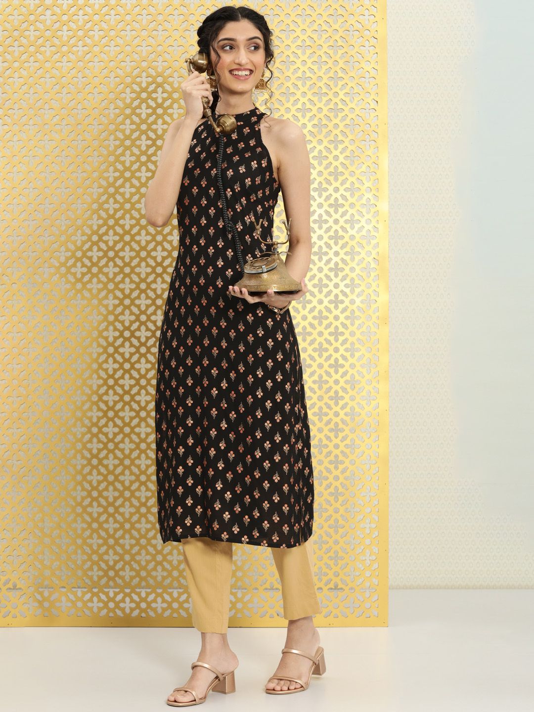 Ode by House of Pataudi Women Black Floral Printed Halter Neck Pure Cotton Rozana Kurta - Distacart