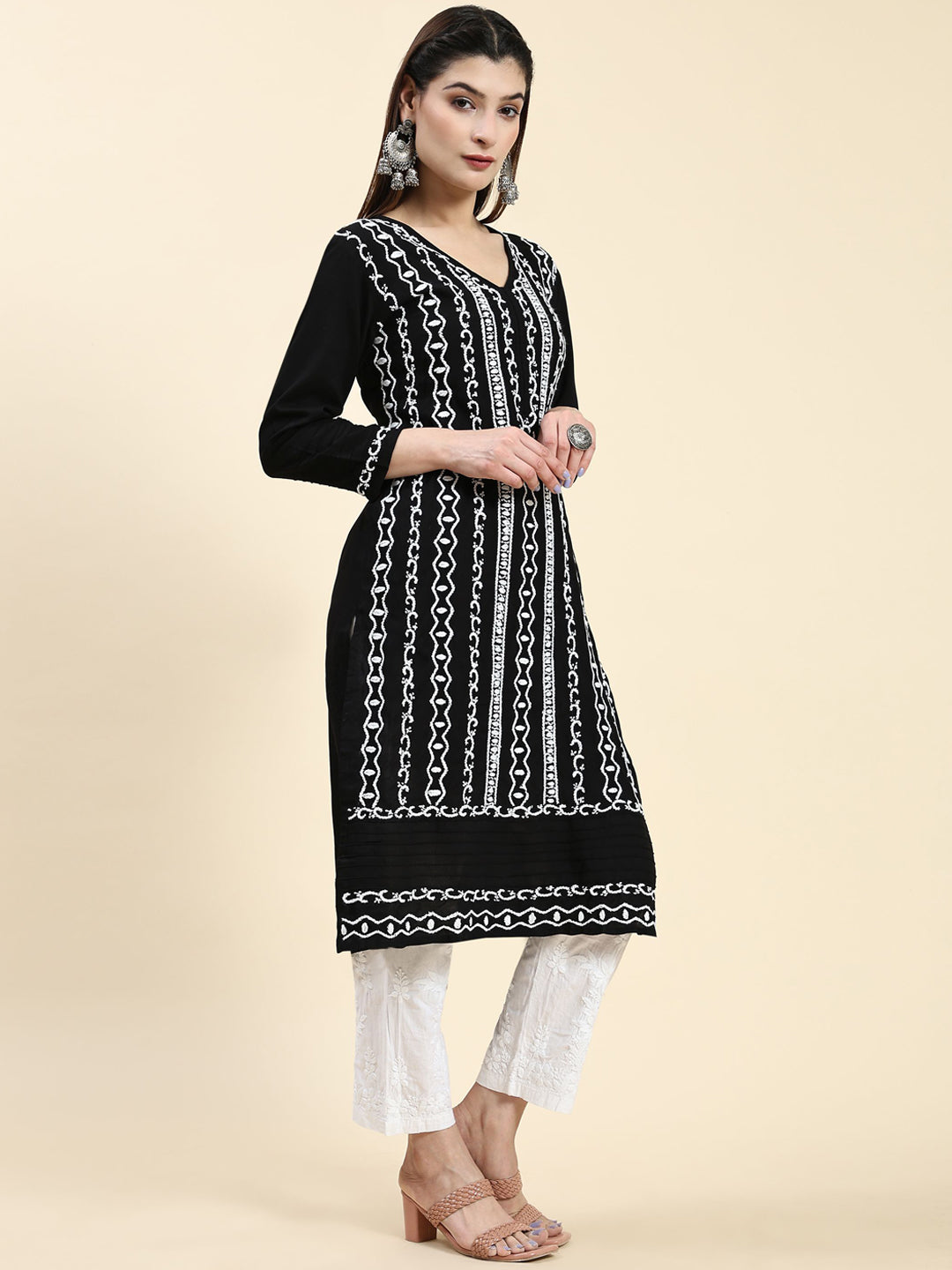 HOUSE OF KARI Ethnic Motifs Embroidered Chikankari Straight Kurta - Distacart