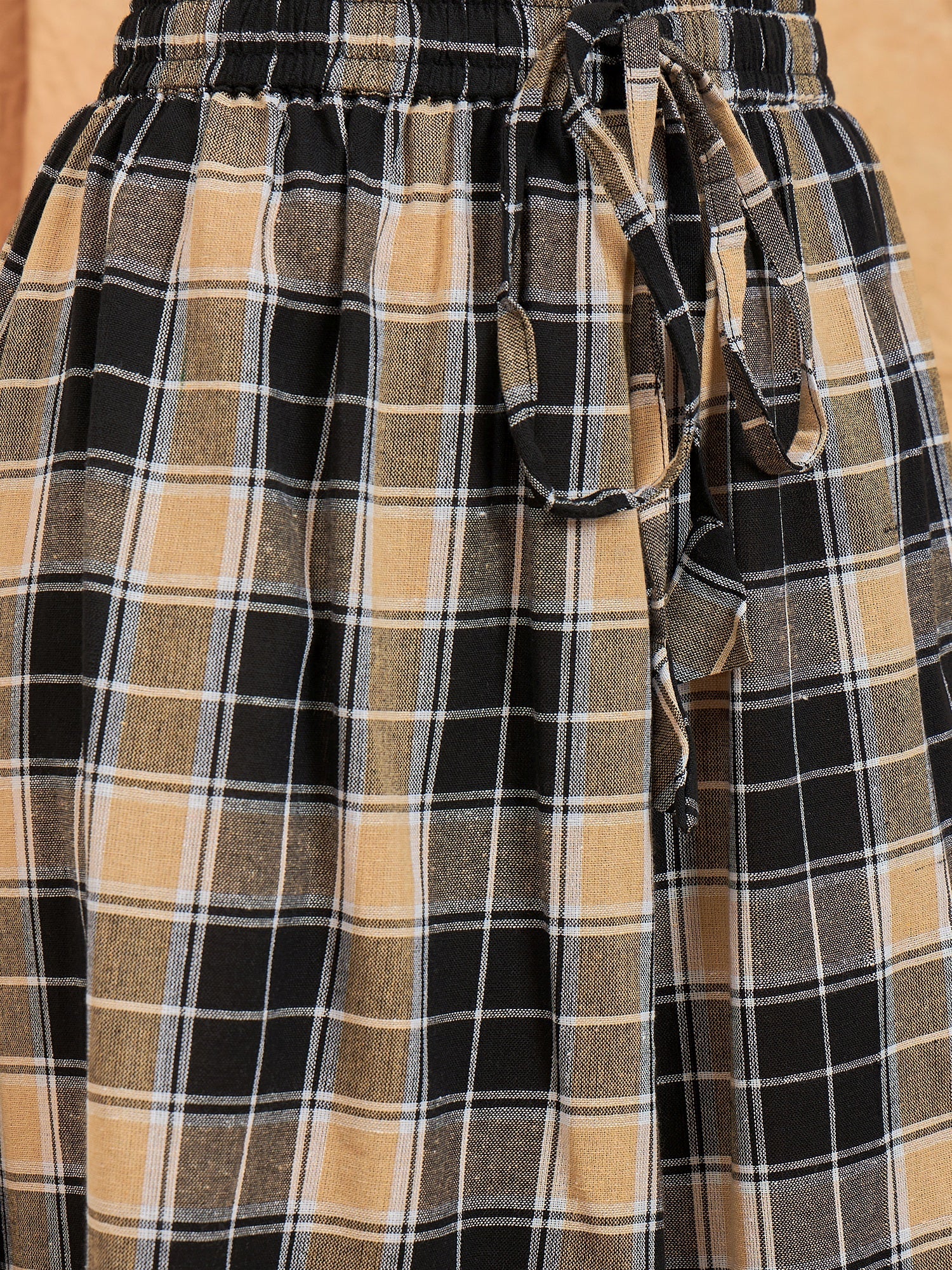 InWeave Black Beige Check Skirt - Distacart