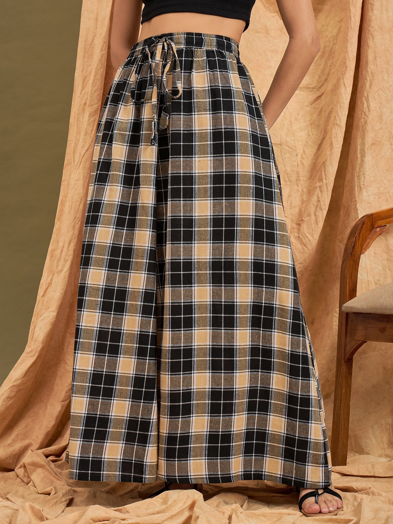 InWeave Black Beige Check Skirt - Distacart