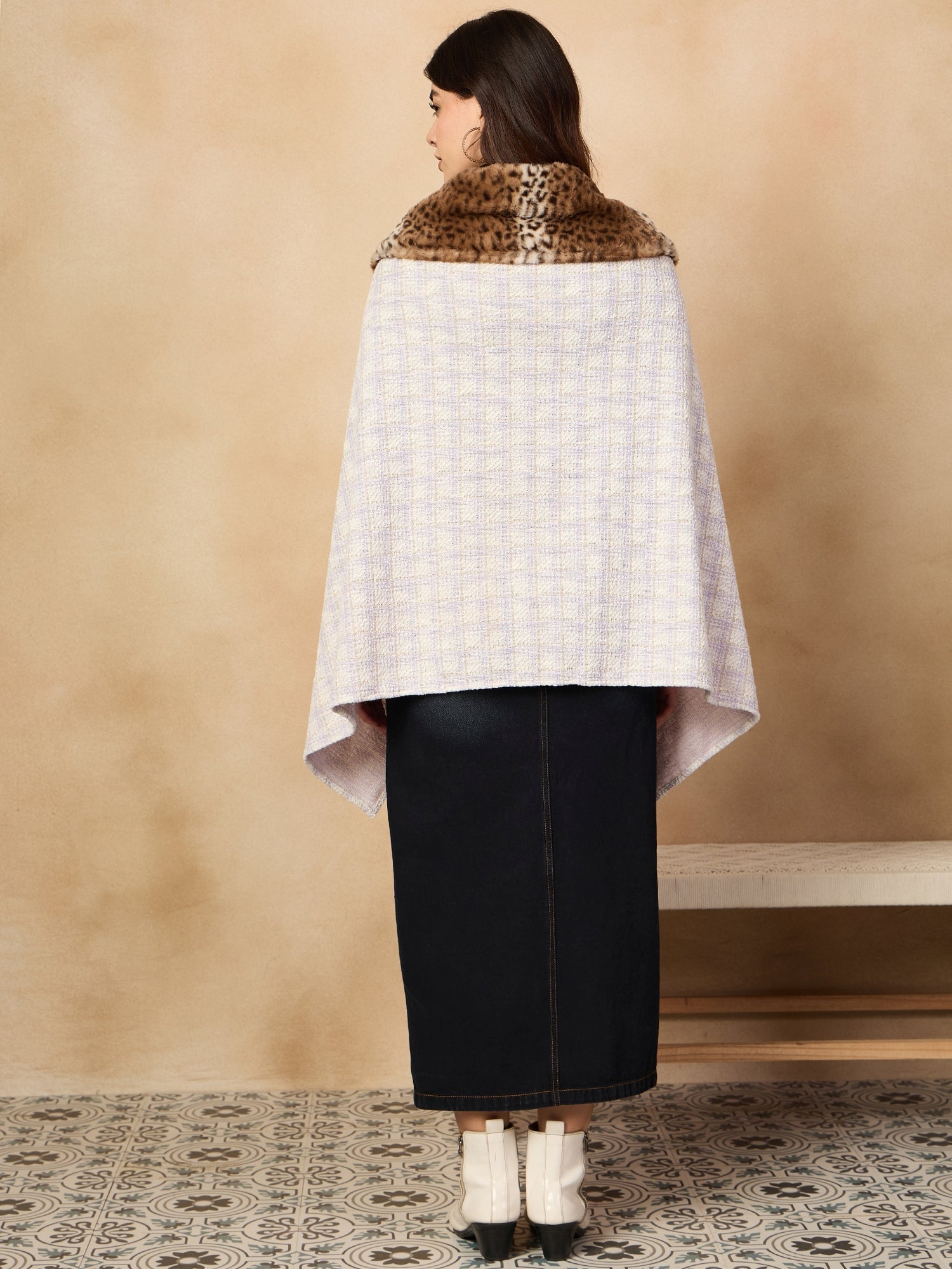 InWeave Mauve White Big Check Acrylic Fur Poncho - Distacart