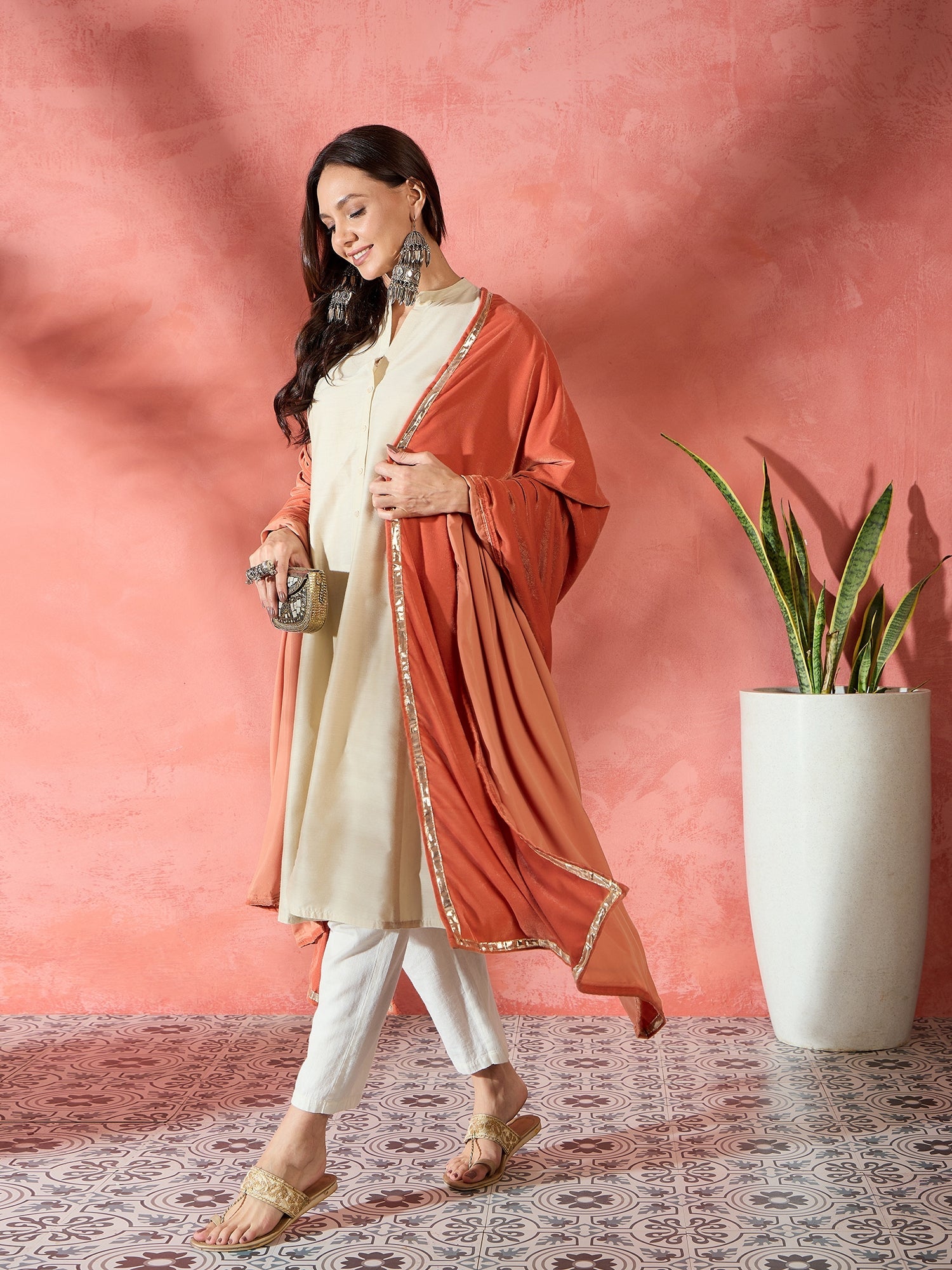 InWeave Rust Solid Velvet Shawl - Distacart