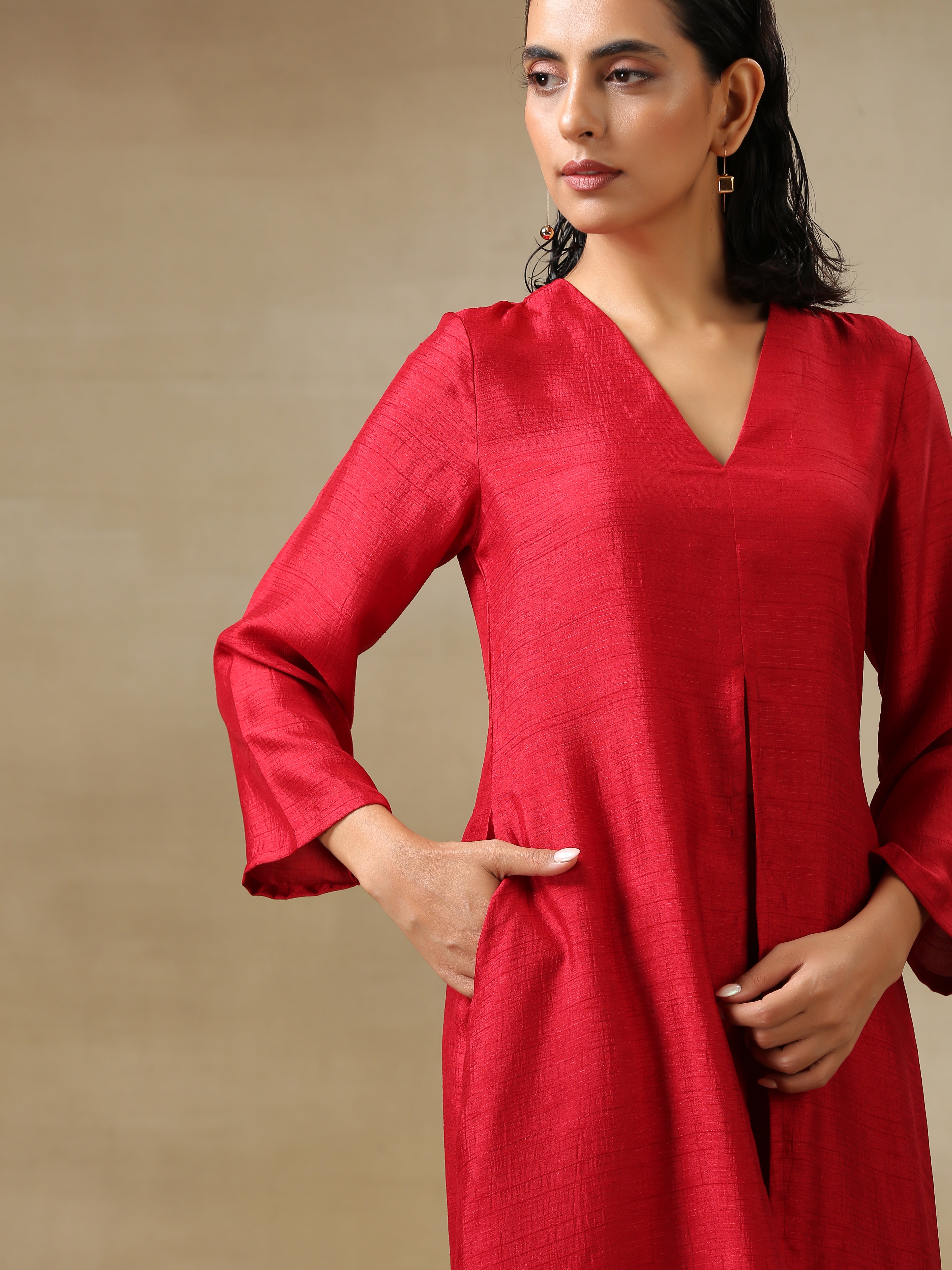 trueBrowns Maroon Textured Silk Front Slit Kurta Pant Set - Distacart