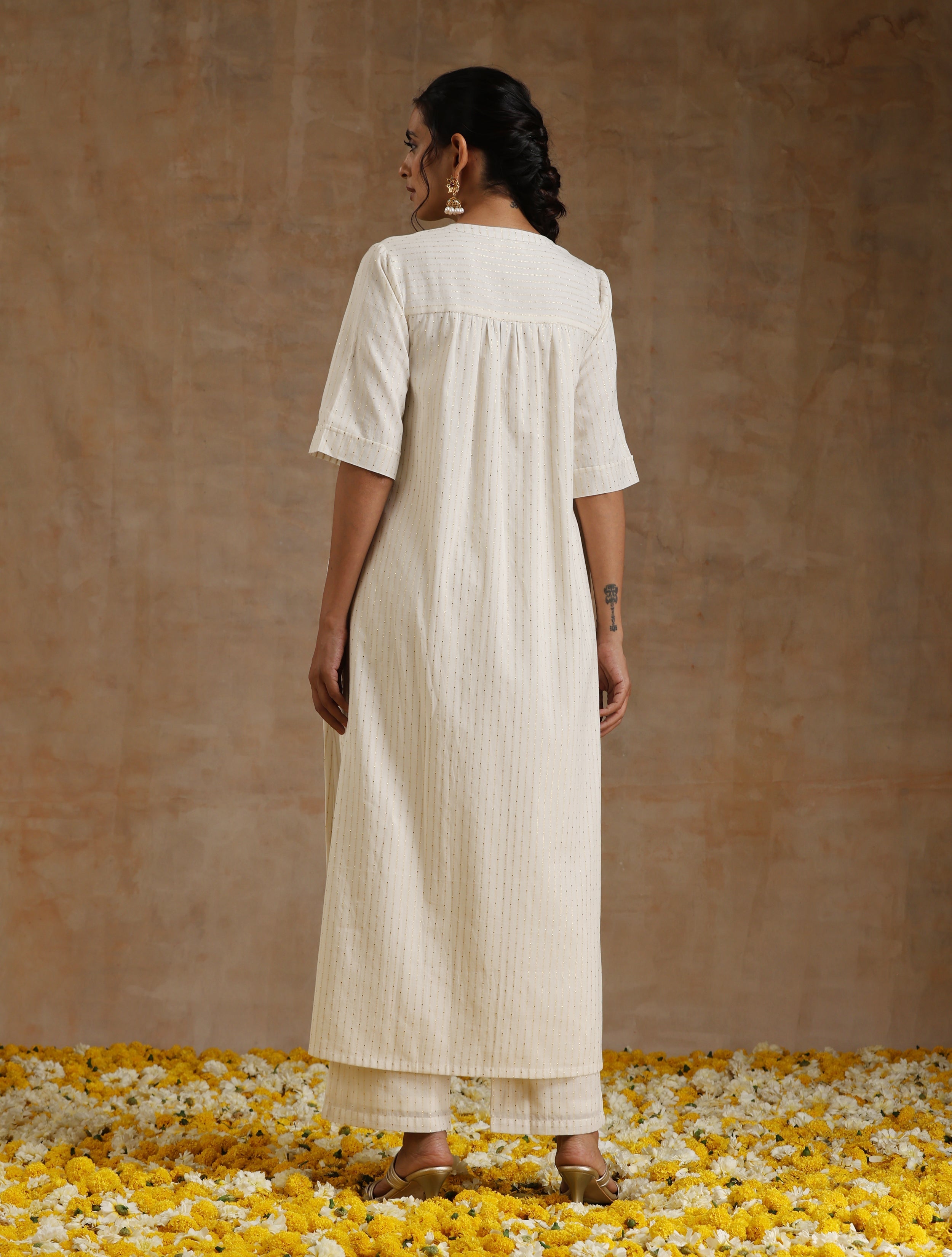 trueBrowns Ivory Gold Cotton Relaxed High-Low Kurta Set - Distacart