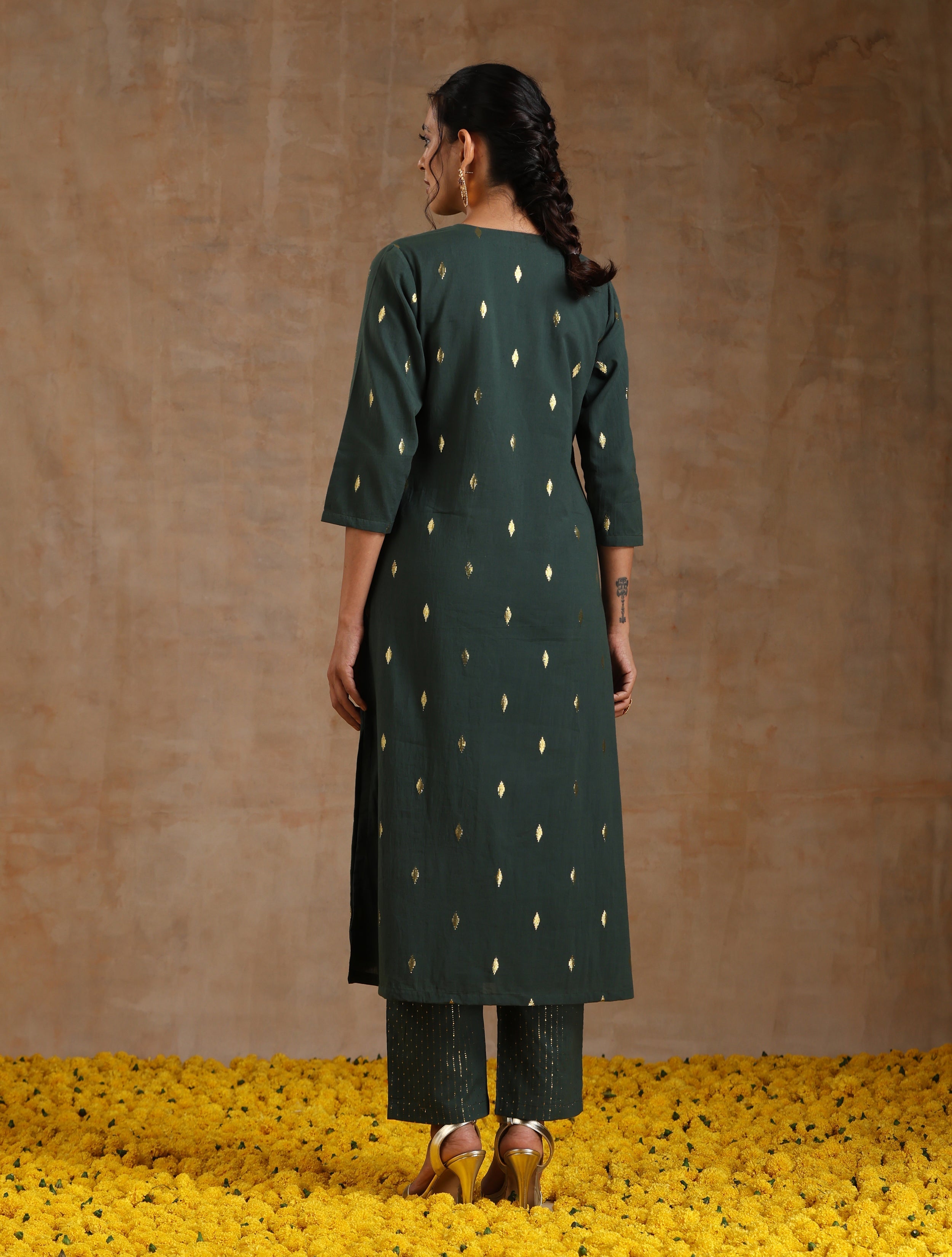 trueBrowns Dark Green Gold Cotton Yoke Kurta Set - Distacart