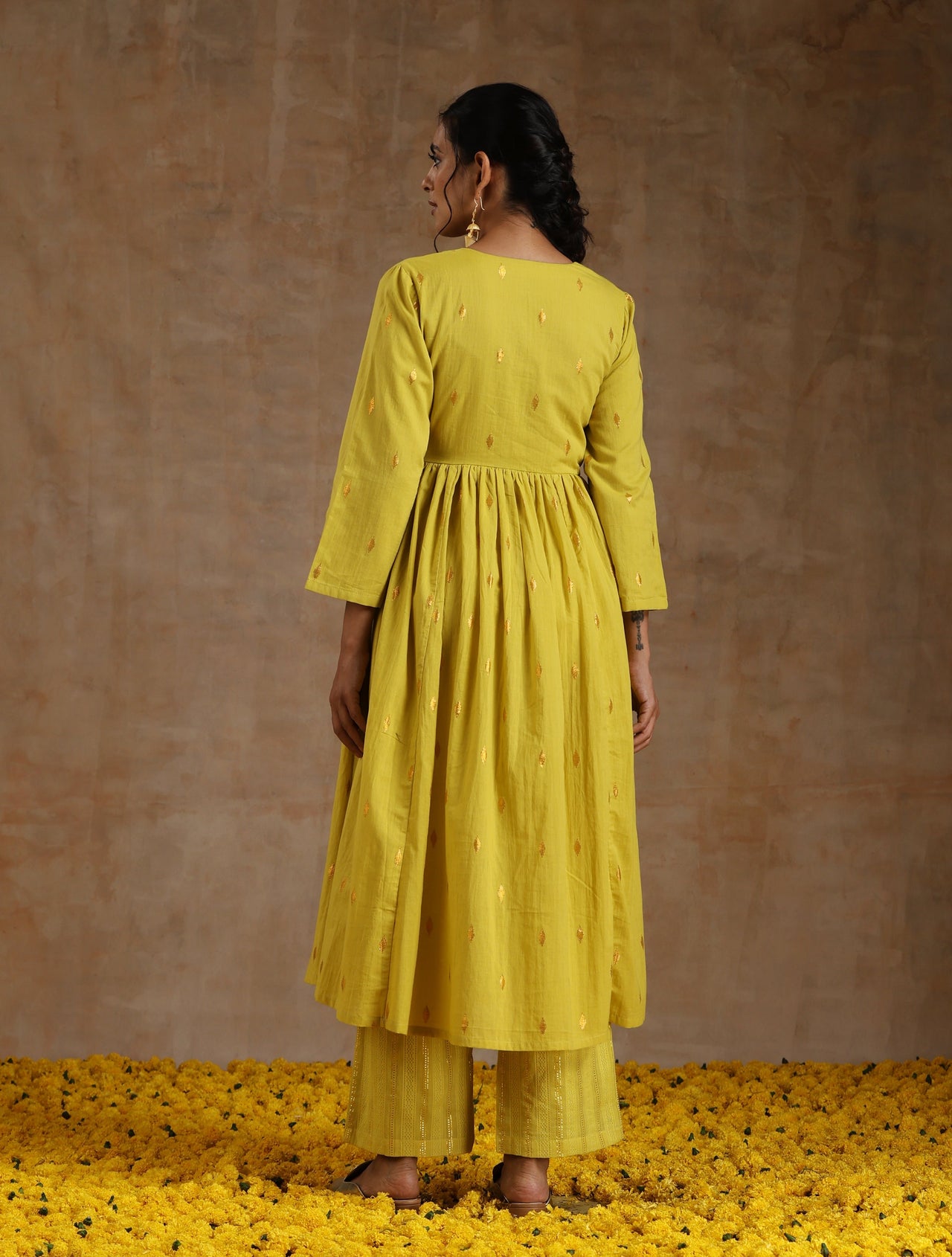 trueBrowns Lime Gold Cotton Kalidar Kurta Set - Distacart