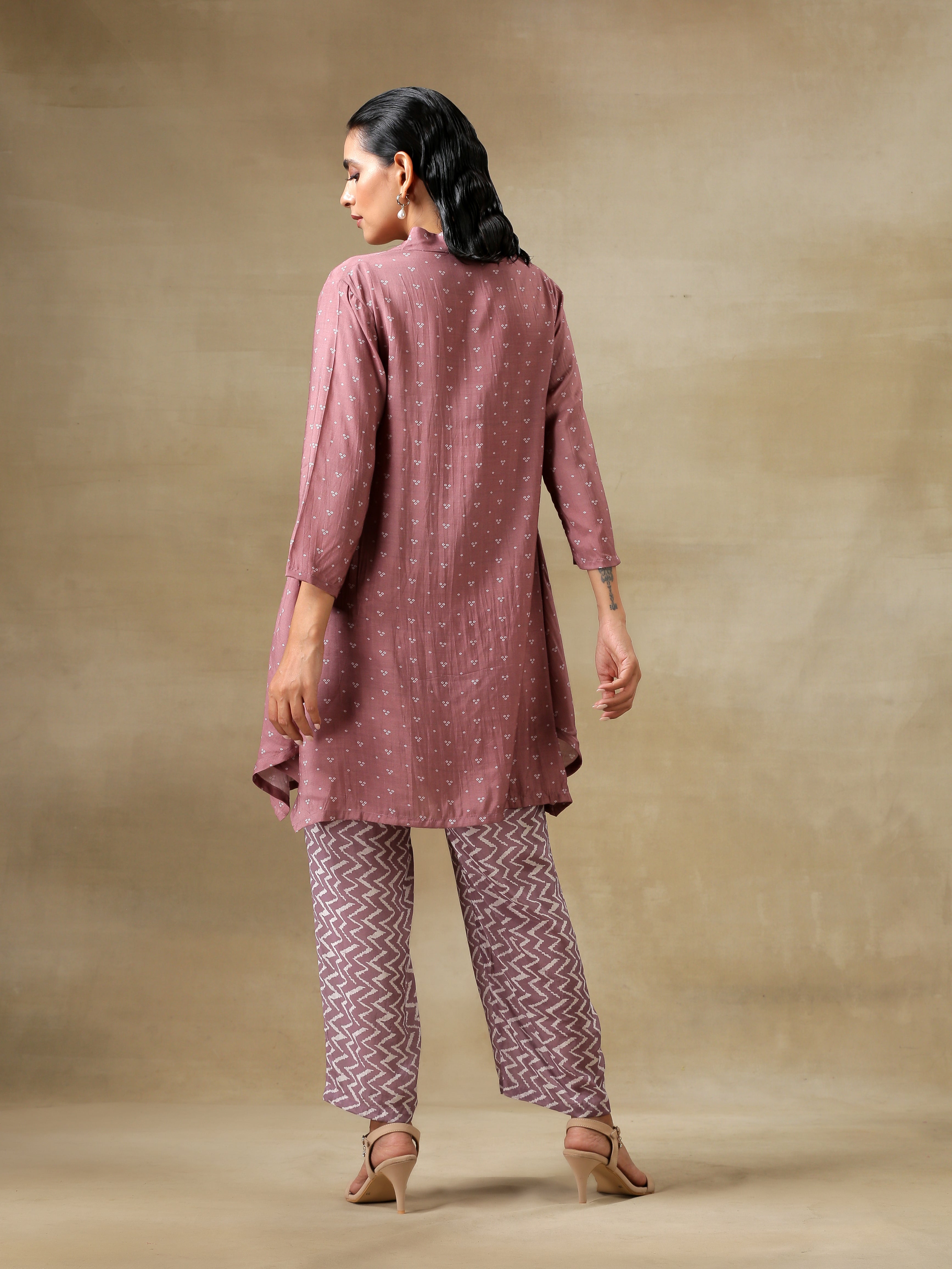 trueBrowns Dark Mauve Bandhani Printed Silk Collared Co-Ord Set - Distacart