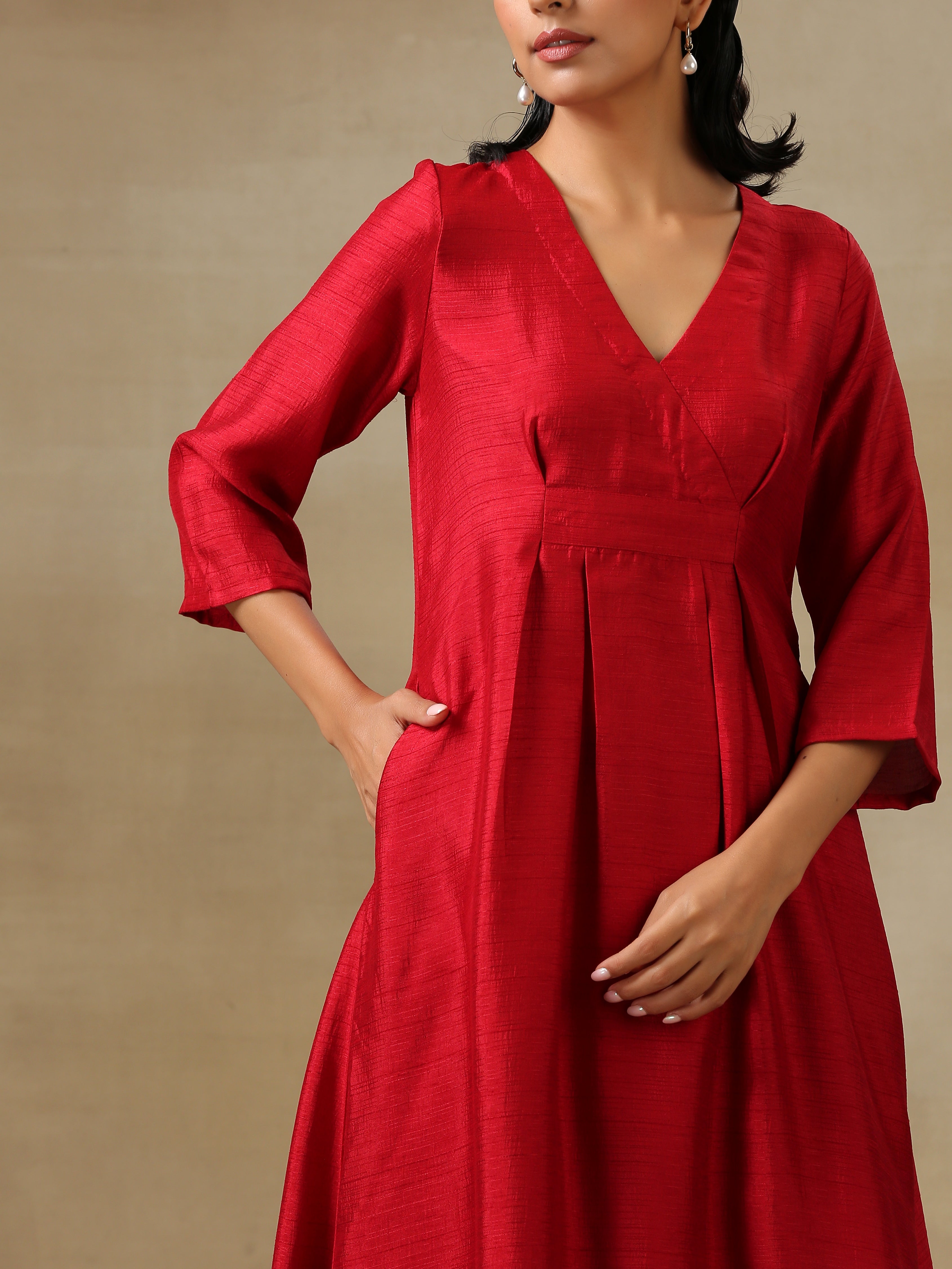 trueBrowns Maroon Textured Silk Overlap Pleat Kurta Pant Set - Distacart