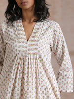 Thumbnail for trueBrowns White With Small Floral Booti Print Cotton Pleated Co-Ord Set - Distacart