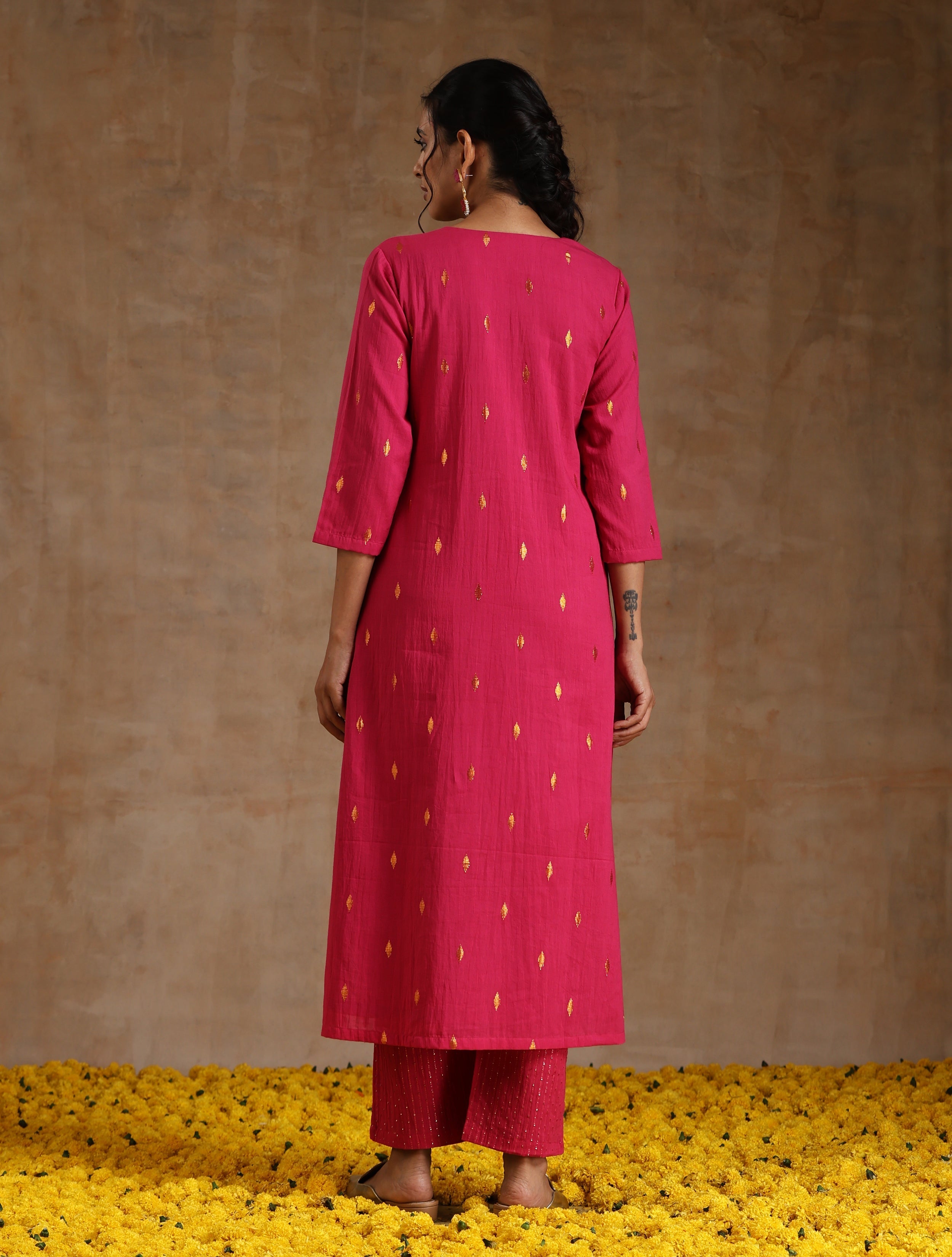 trueBrowns Pink Gold Cotton Yoke Kurta Set - Distacart