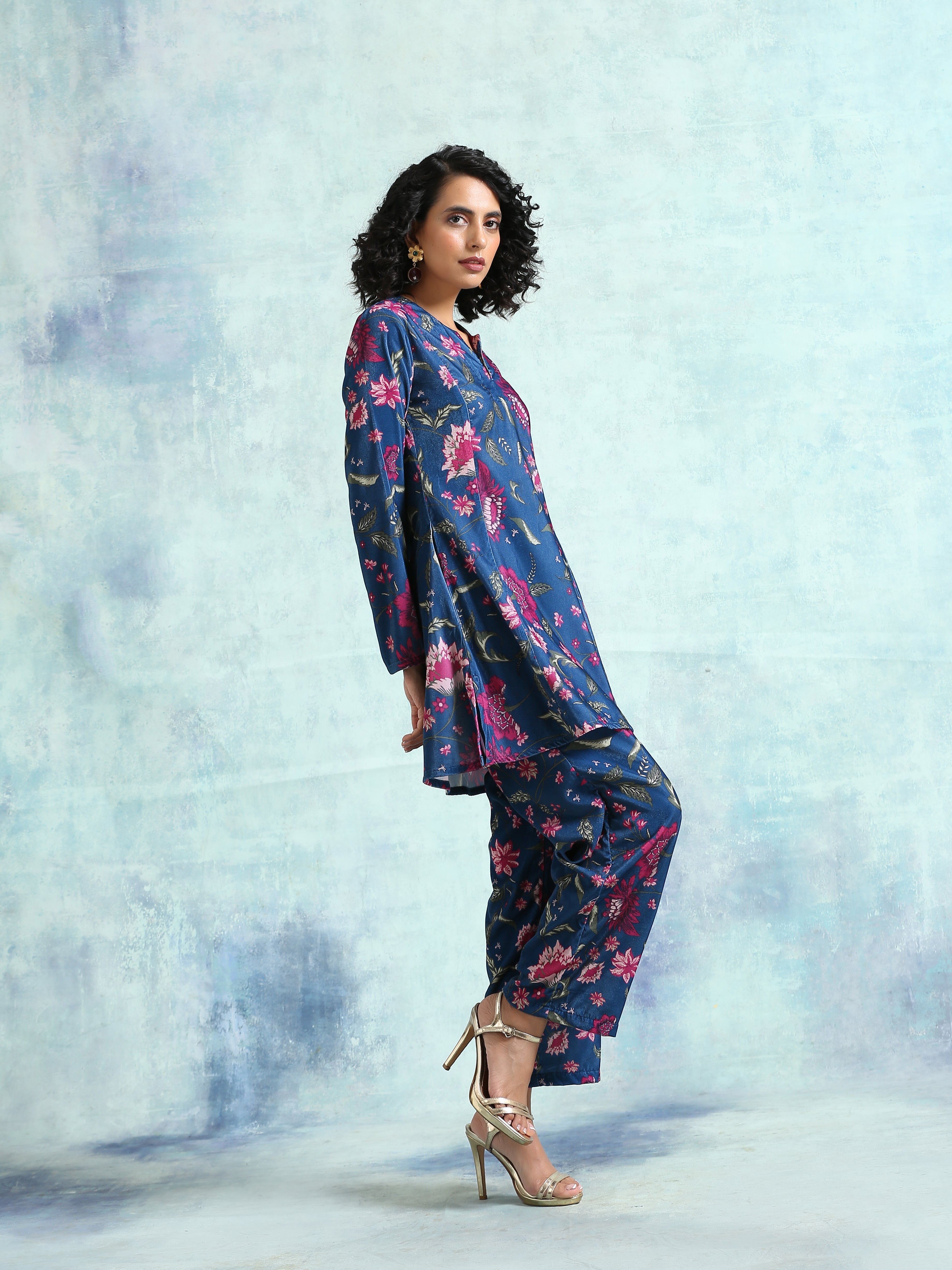 trueBrowns Blue Printed Velvet Co-Ord Set - Distacart