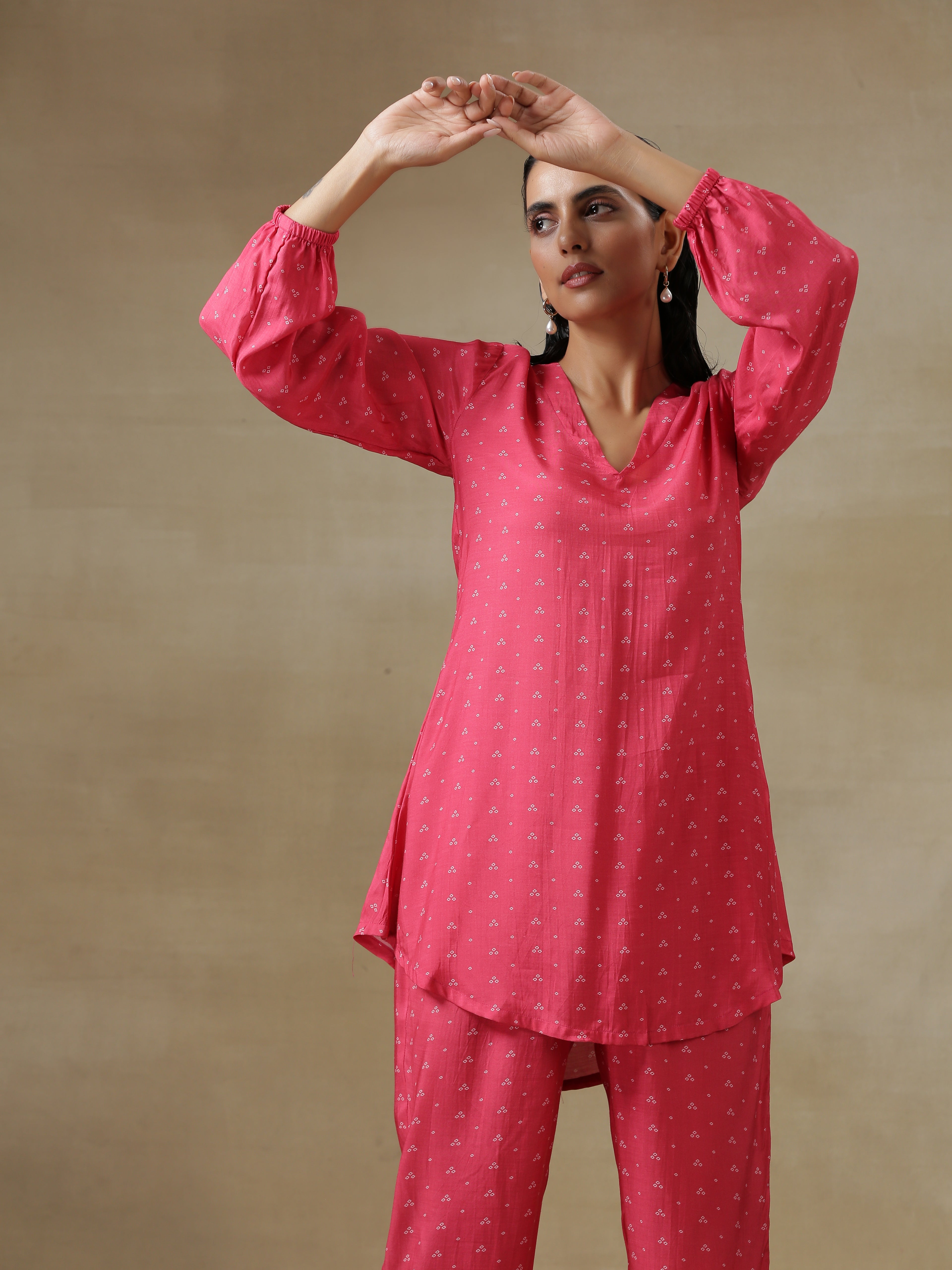 trueBrowns Pink Bandhani Printed Silk Gathered Sleeve Co-Ord Set - Distacart