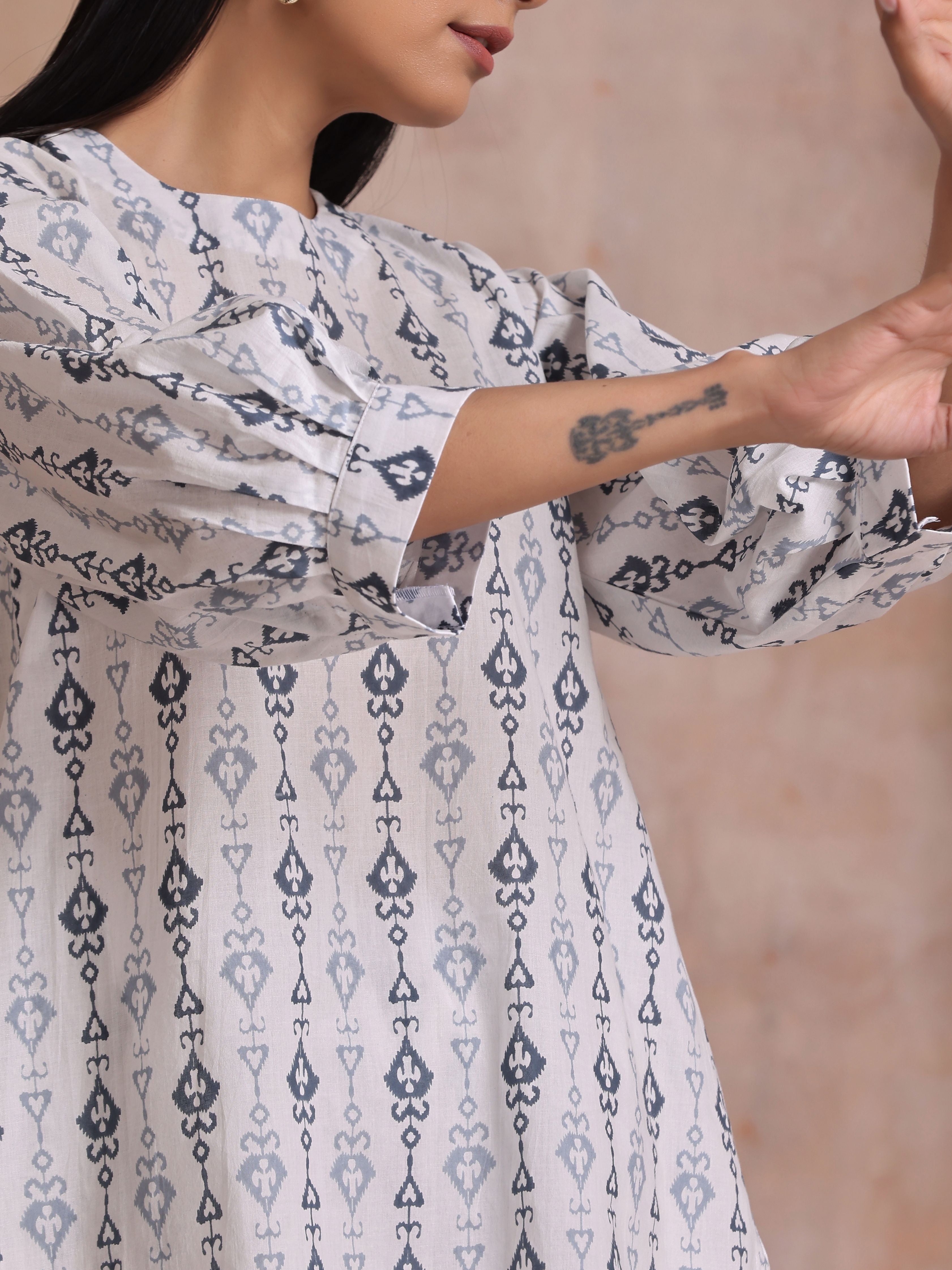 trueBrowns Grey On White Ikat Print Cotton Baggy Sleeve Co-Ord Set - Distacart