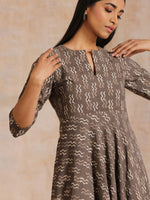 Thumbnail for trueBrowns Clay Dabu Zig-Zag Motifs Print Cotton Flared Kurta Pant Set - Distacart