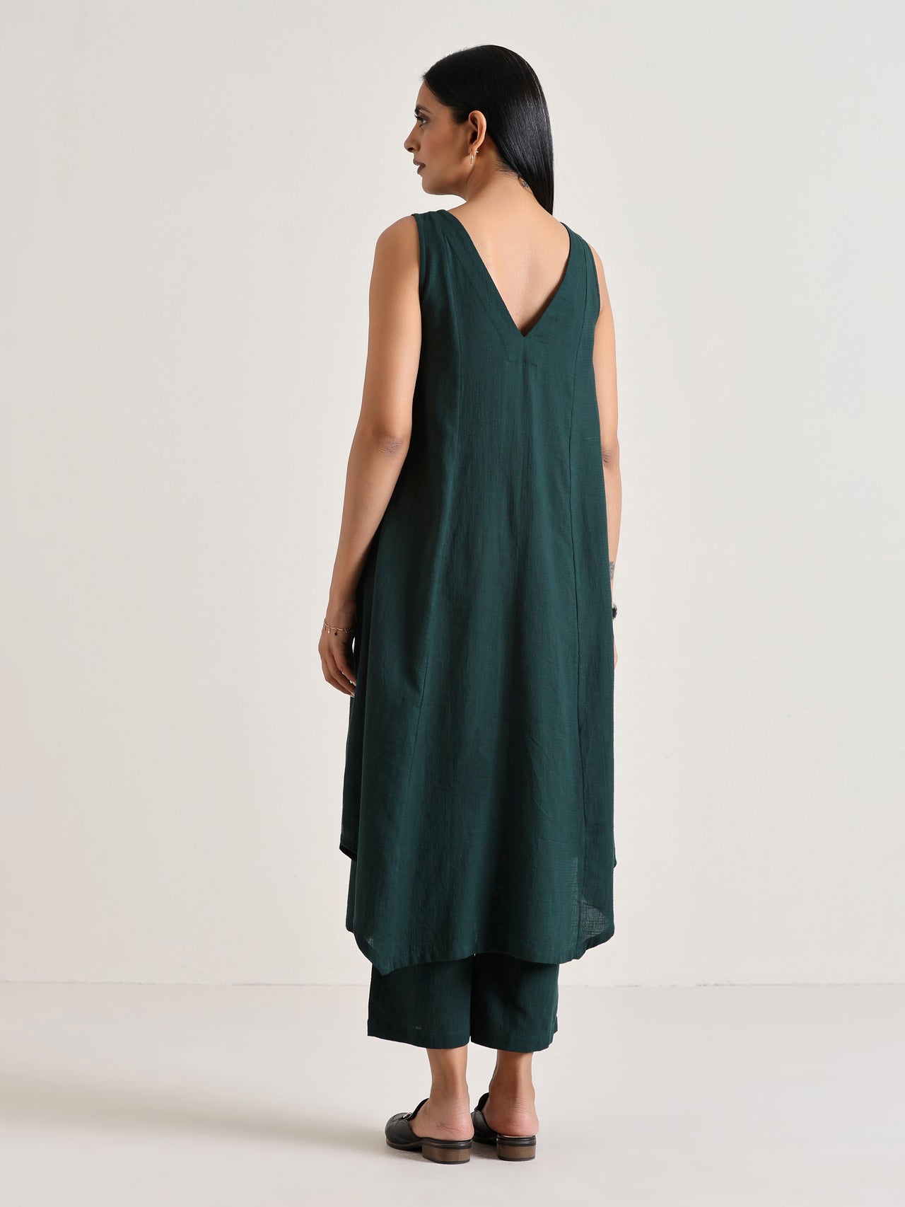 trueBrowns Dark Green Sleeveless Flared Kurta Pant Set - Distacart