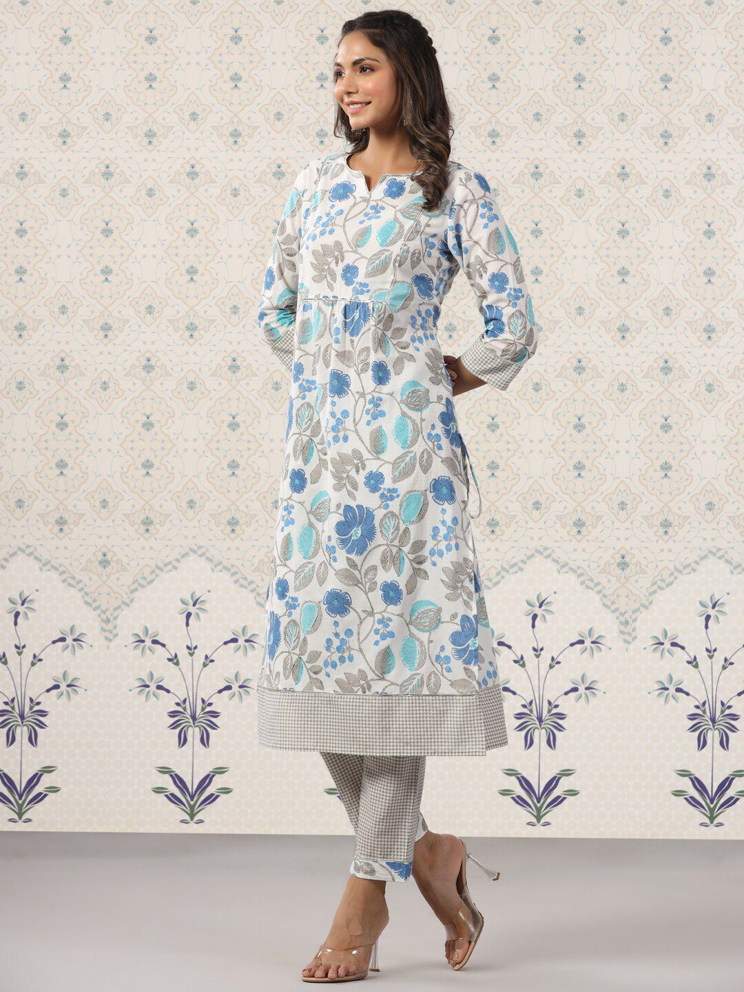 Ode by House of Pataudi Ethnic Motifs Printed Gotta Patti Pure Cotton Kurta with Trousers - Distacart