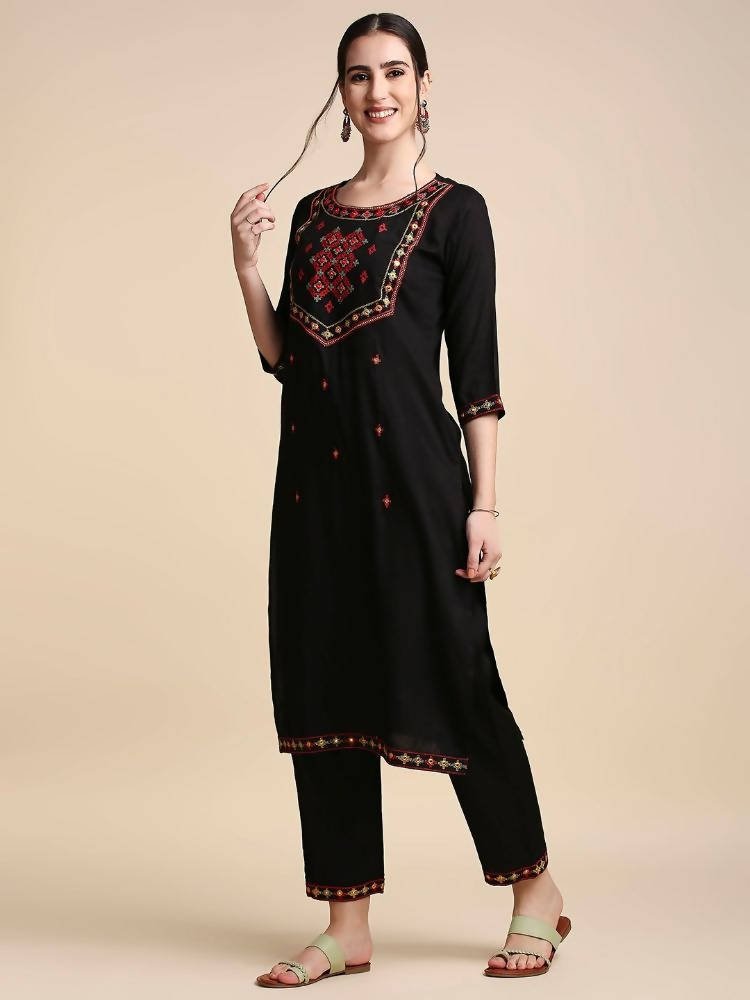 Anubhutee Black & Red Embroidered Kurta with Trousers - Distacart