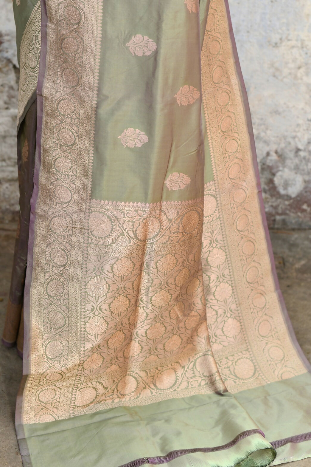 Joban Fashion Pea Green Pure Katan Pure Handloom Banarasi Silk Saree