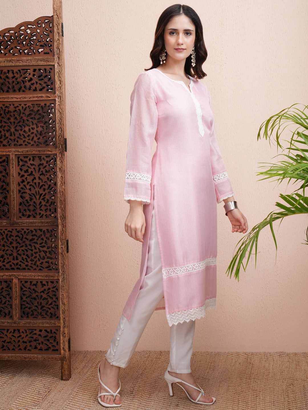 Vishudh Embroidered Round Neck Kurta - Distacart