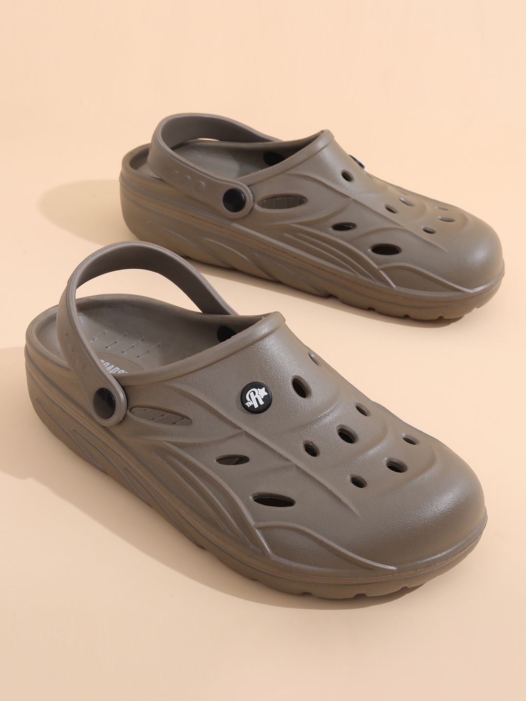 Roadster The Lifestyle Co Men ComfyCrest Clogs