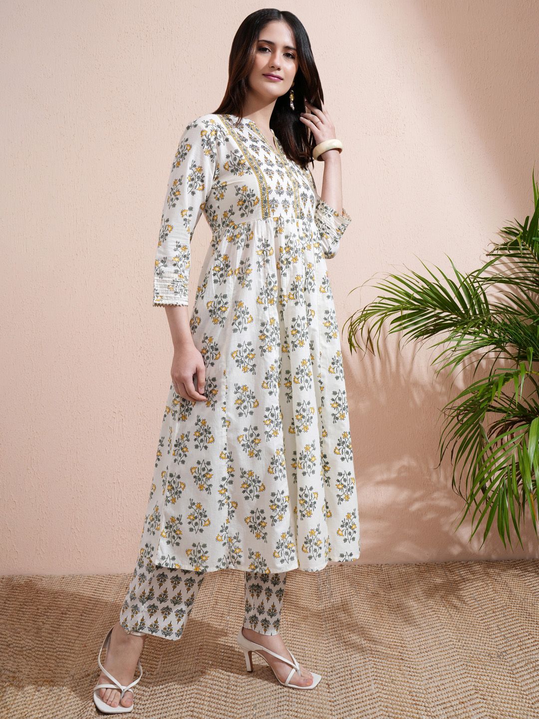 Vishudh Floral Printed Empire Pure Cotton Kurta With Trousers - Distacart