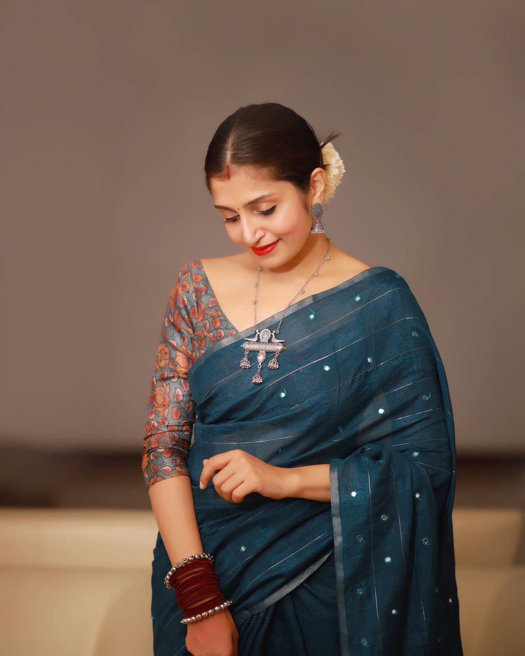 Blue Pure Linen Ethnic Motifs Saree with Unstitched Blouse - A2M
